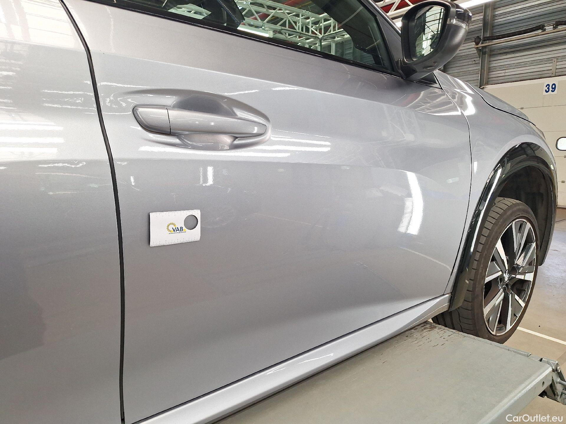  Peugeot  208 Peugeot,  '19, Peugeot  1.2 PureTech 100 EAT8 S&S GT 5d #38