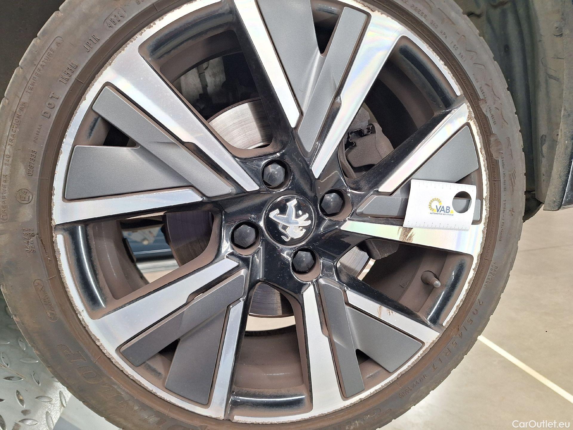  Peugeot  208 Peugeot,  '19, Peugeot  1.2 PureTech 100 EAT8 S&S GT 5d #53