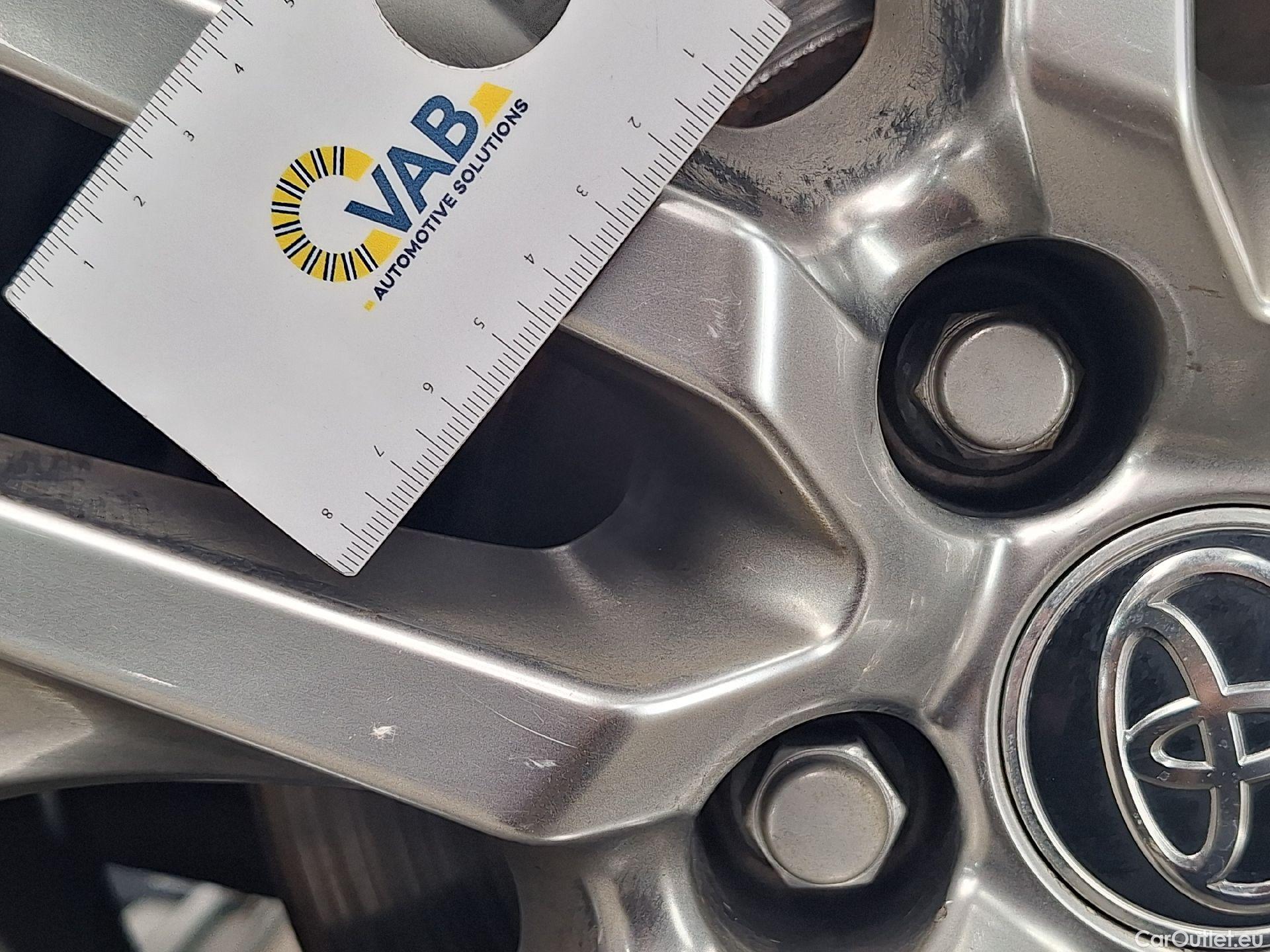  Toyota  RAV4 Toyota,  '18, Toyota  2.5 Hybrid Lithium 4x4 Premium Plus CV #34