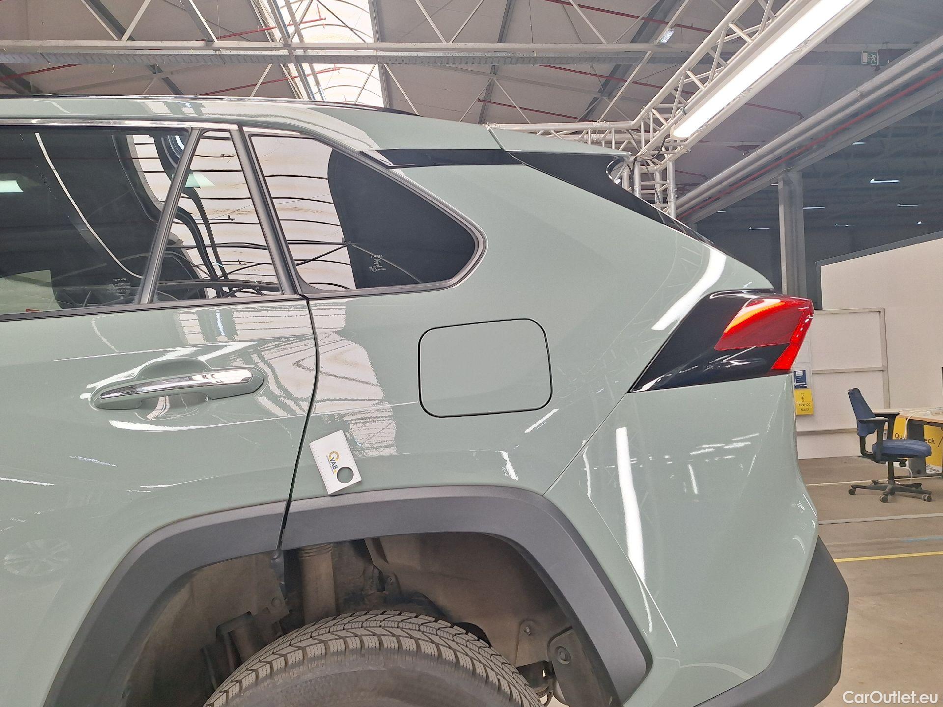  Toyota  RAV4 Toyota,  '18, Toyota  2.5 Hybrid Lithium 4x4 Premium Plus CV #40