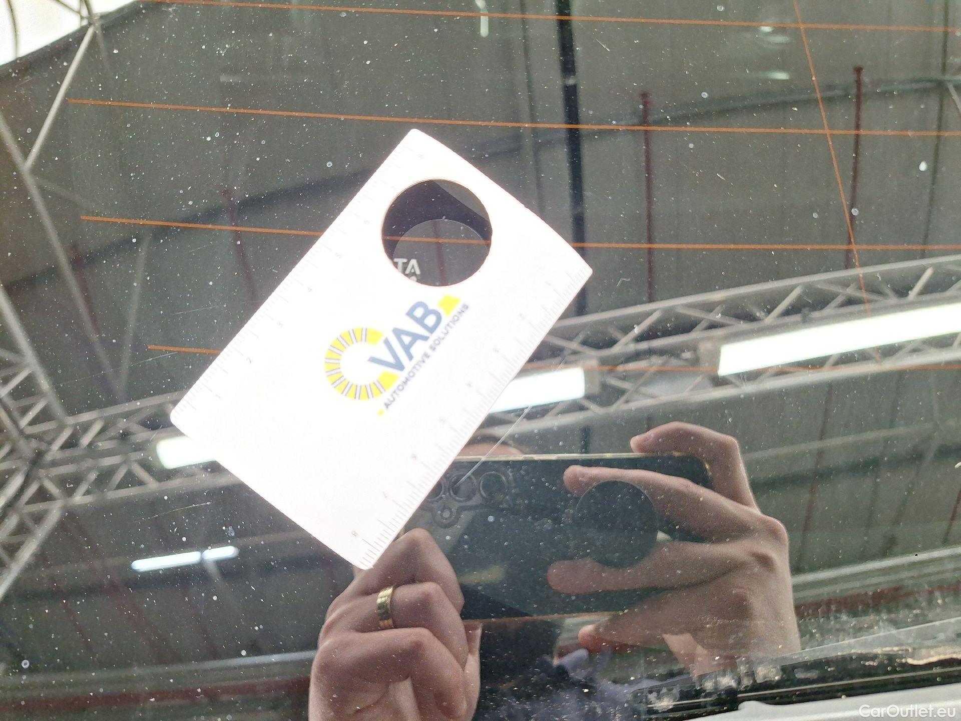  Toyota  RAV4 Toyota,  '18, Toyota  2.5 VVT-i Hybrid Premium Plus 4x4 E-CV #16