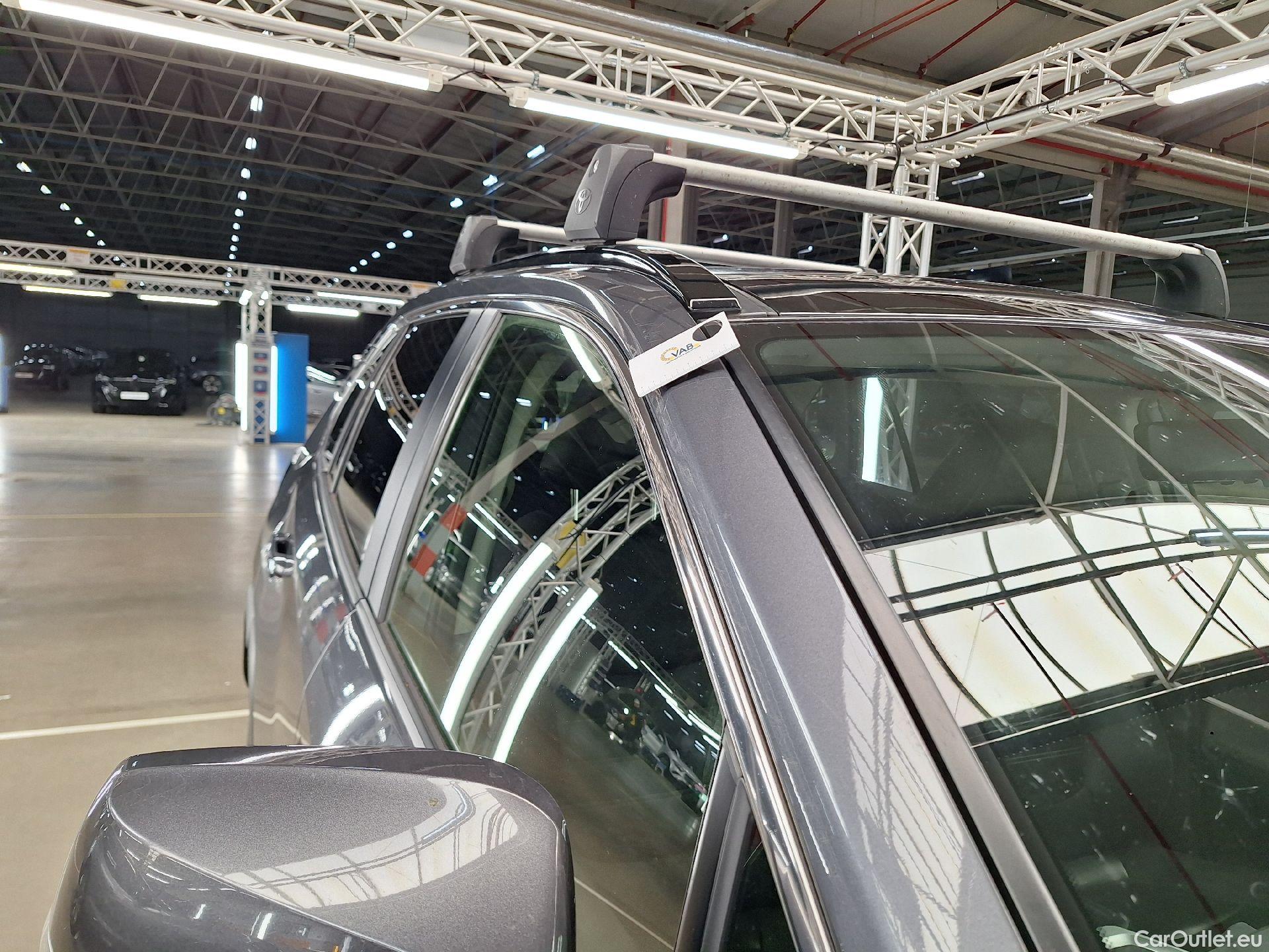  Toyota  RAV4 Toyota,  '18, Toyota  2.5 VVT-i Hybrid Premium Plus 4x4 E-CV #19