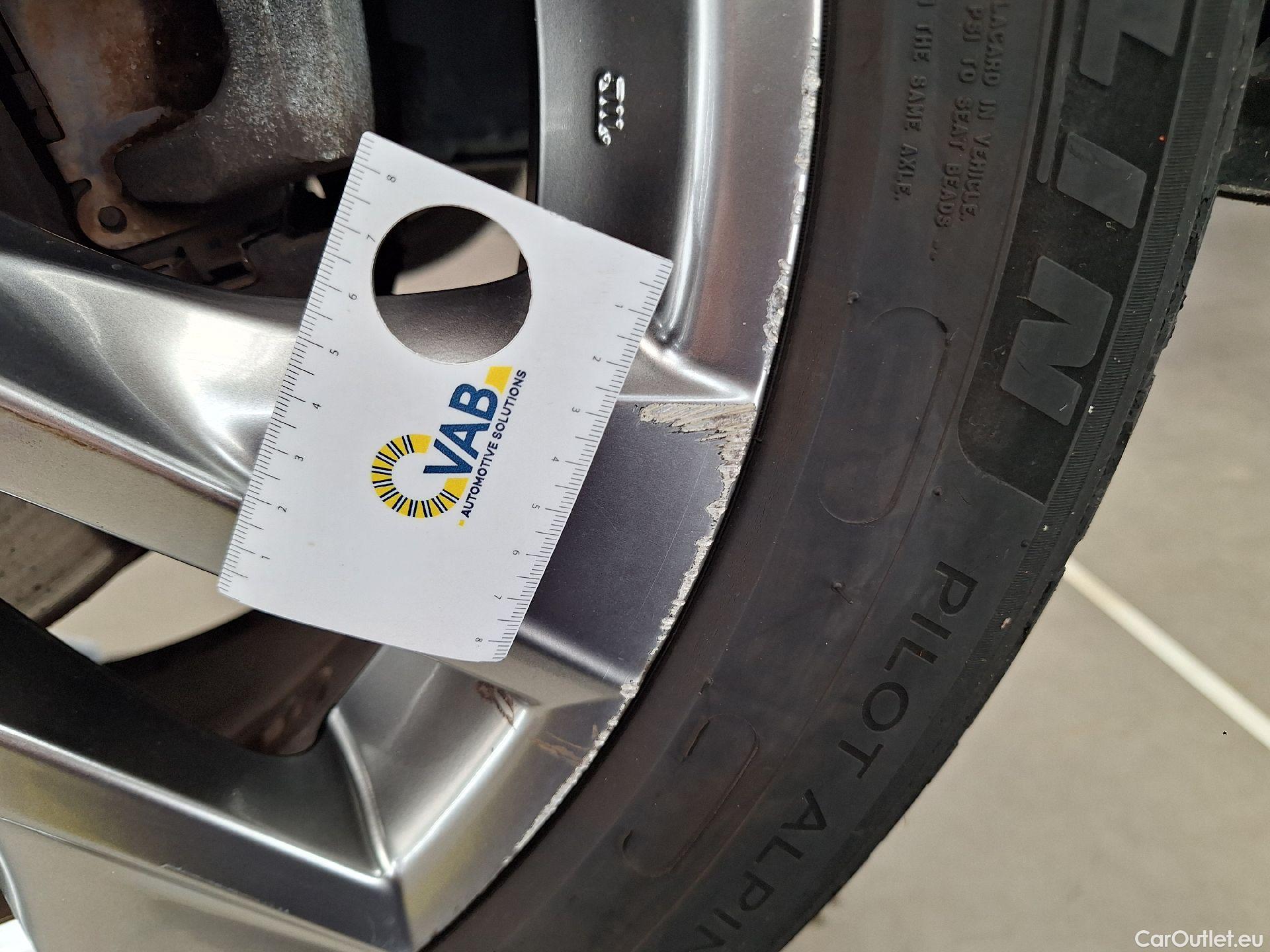  Toyota  RAV4 Toyota,  '18, Toyota  2.5 VVT-i Hybrid Premium Plus 4x4 E-CV #57