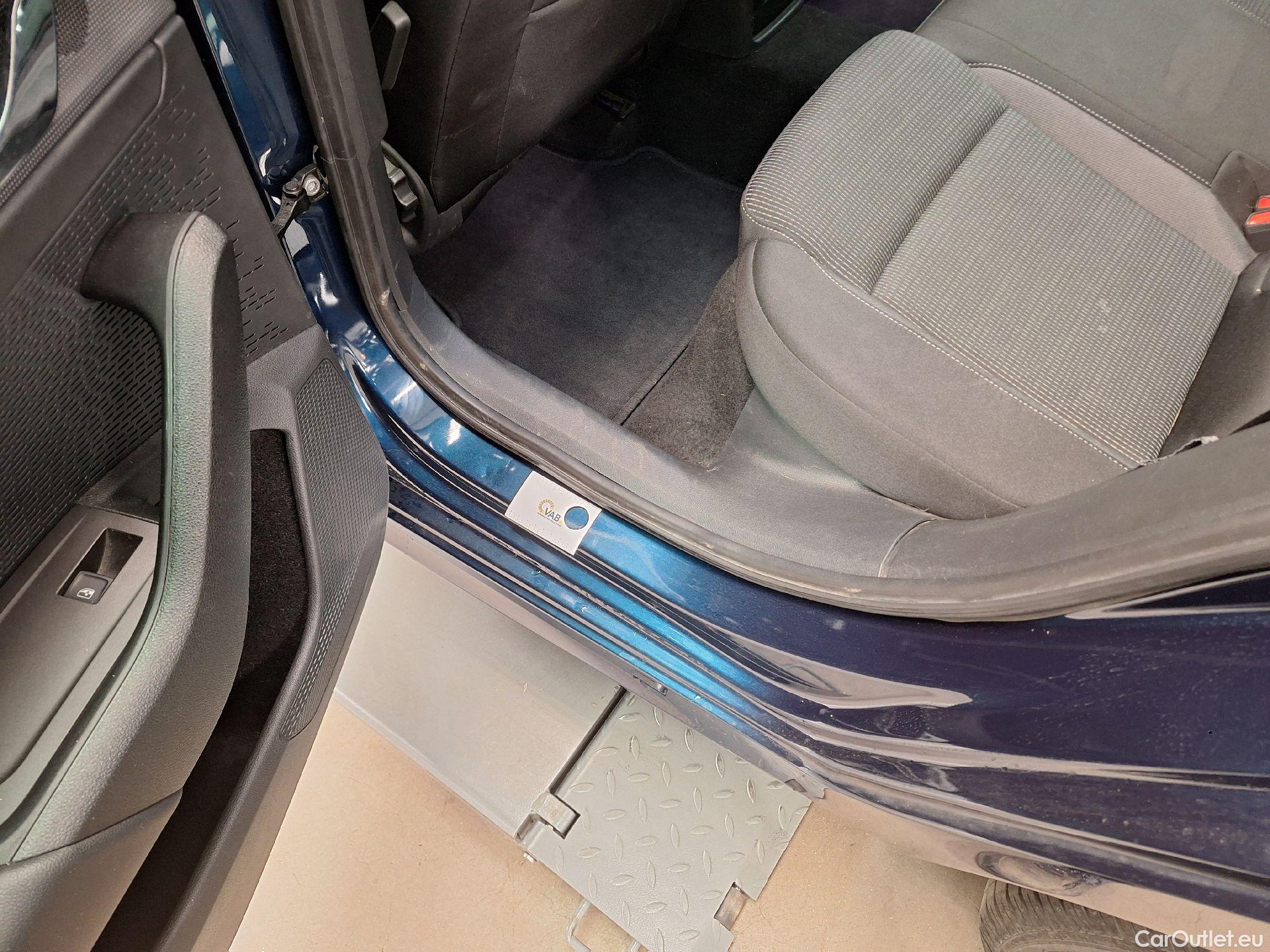  Skoda  Octavia Skoda,  Combi '20, Skoda  Combi 2.0 CRTDI 85kW Ambition 5d #5