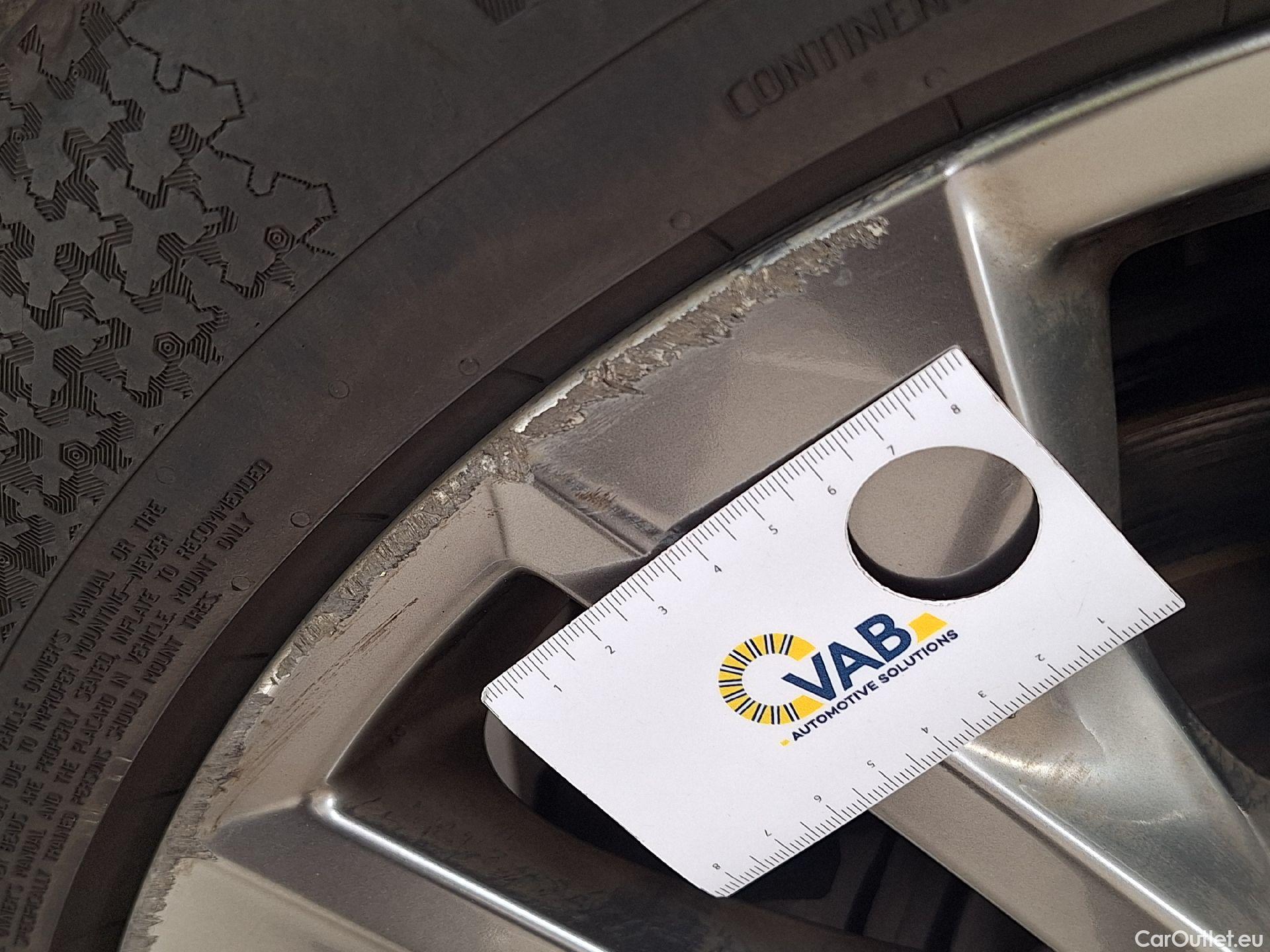  Toyota  RAV4 Toyota,  '18, Toyota  2.5 Hybrid Lithium 4x4 Premium Plus CV #52