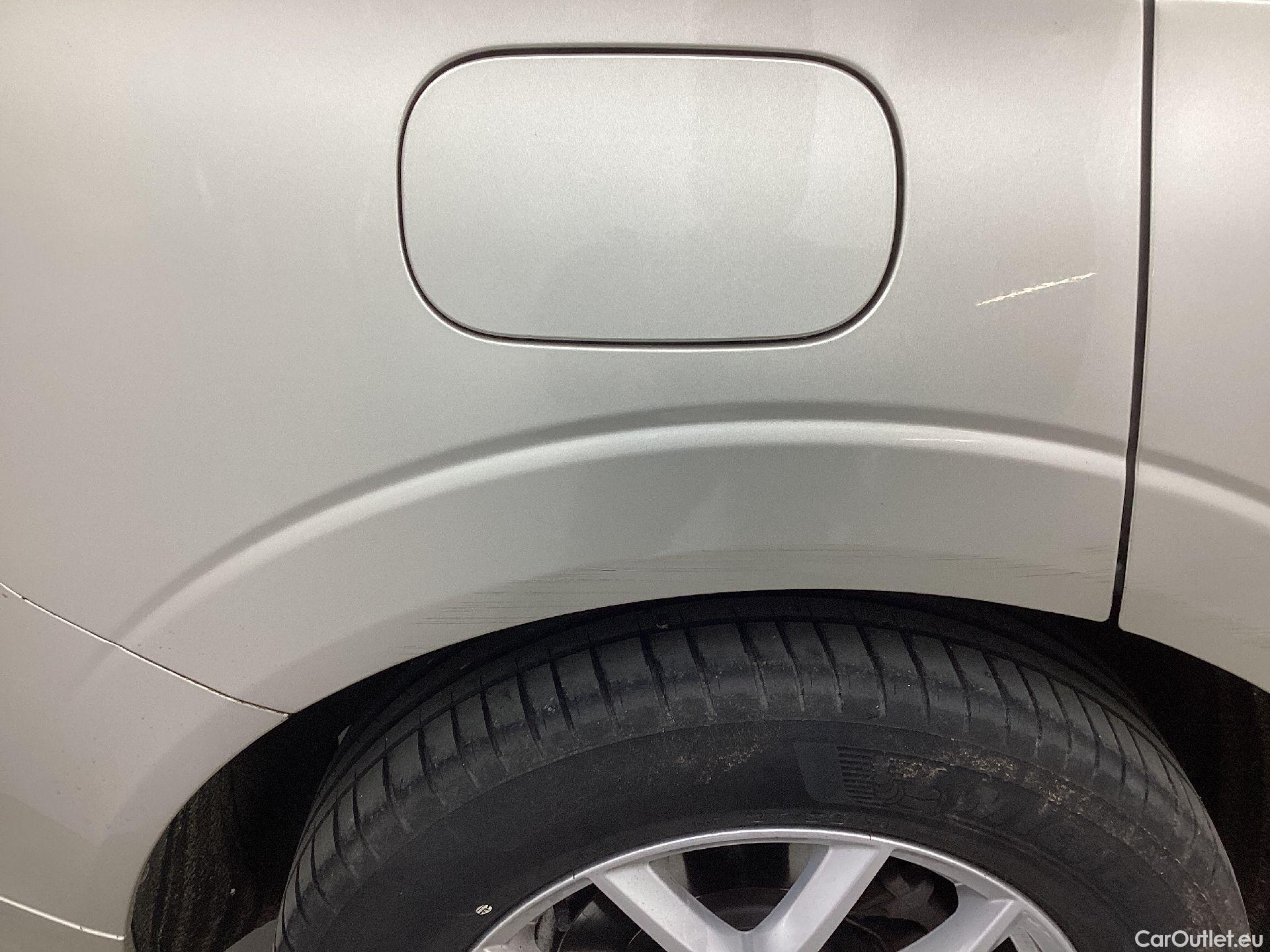  Volvo  XC60 Volvo,  '17, Volvo  B4 P Geartronic Momentum Pro 5d #44