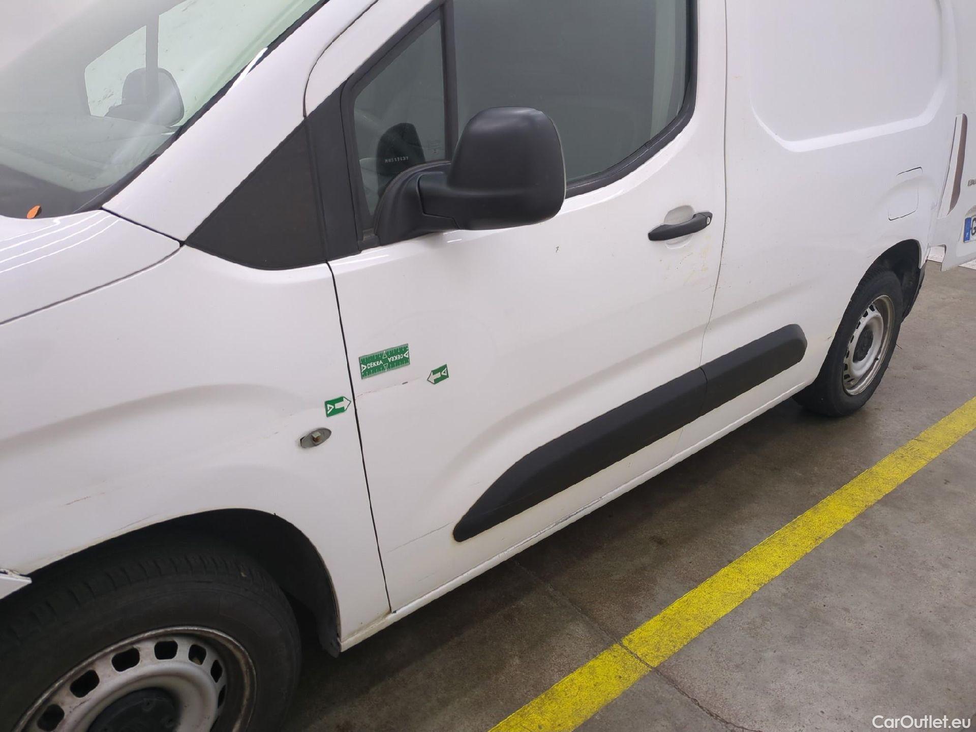  Citroen  Berlingo  Fourgon Control M 650 1.2 PureTech 110CV BVM6 E6d #36