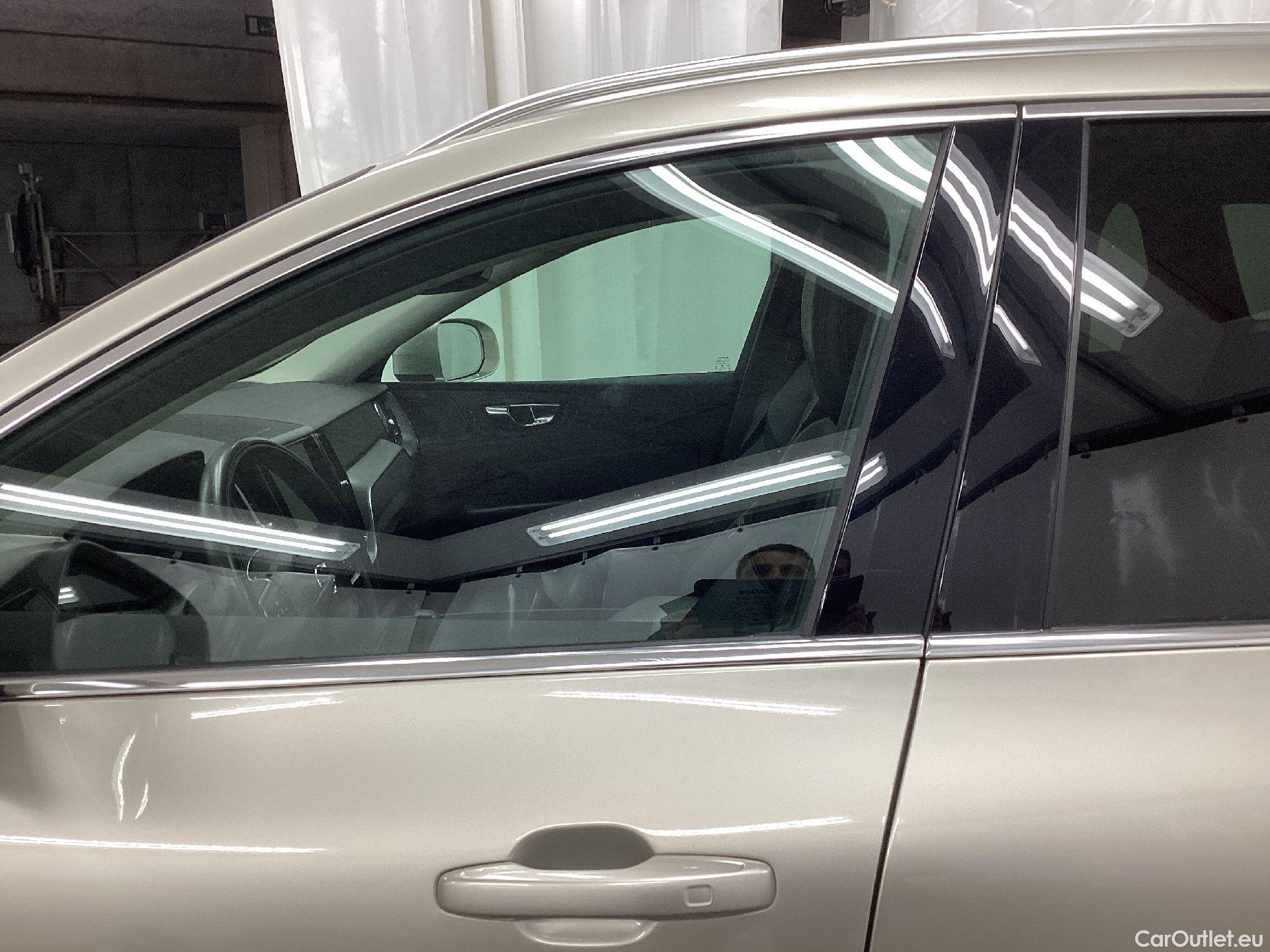  Volvo  XC60 Volvo,  '17, Volvo  B4 P Geartronic Momentum Pro 5d #23