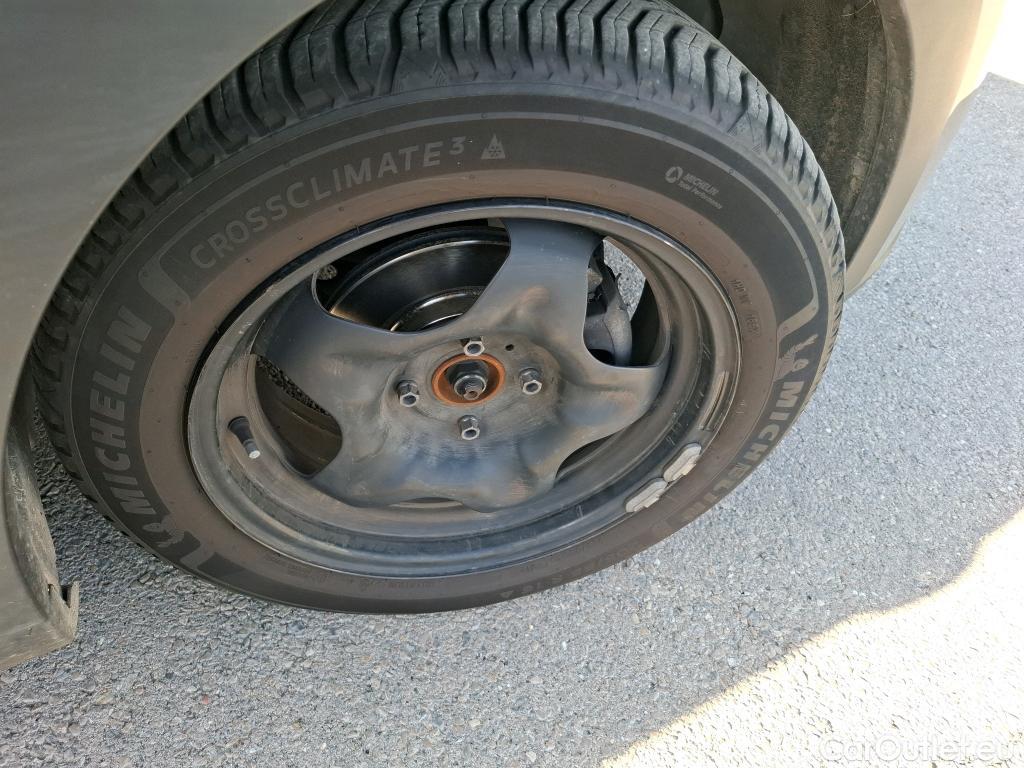  Citroen  C3  Société Feel 1.5 BlueHDI 100CV BVM6 E6d #18