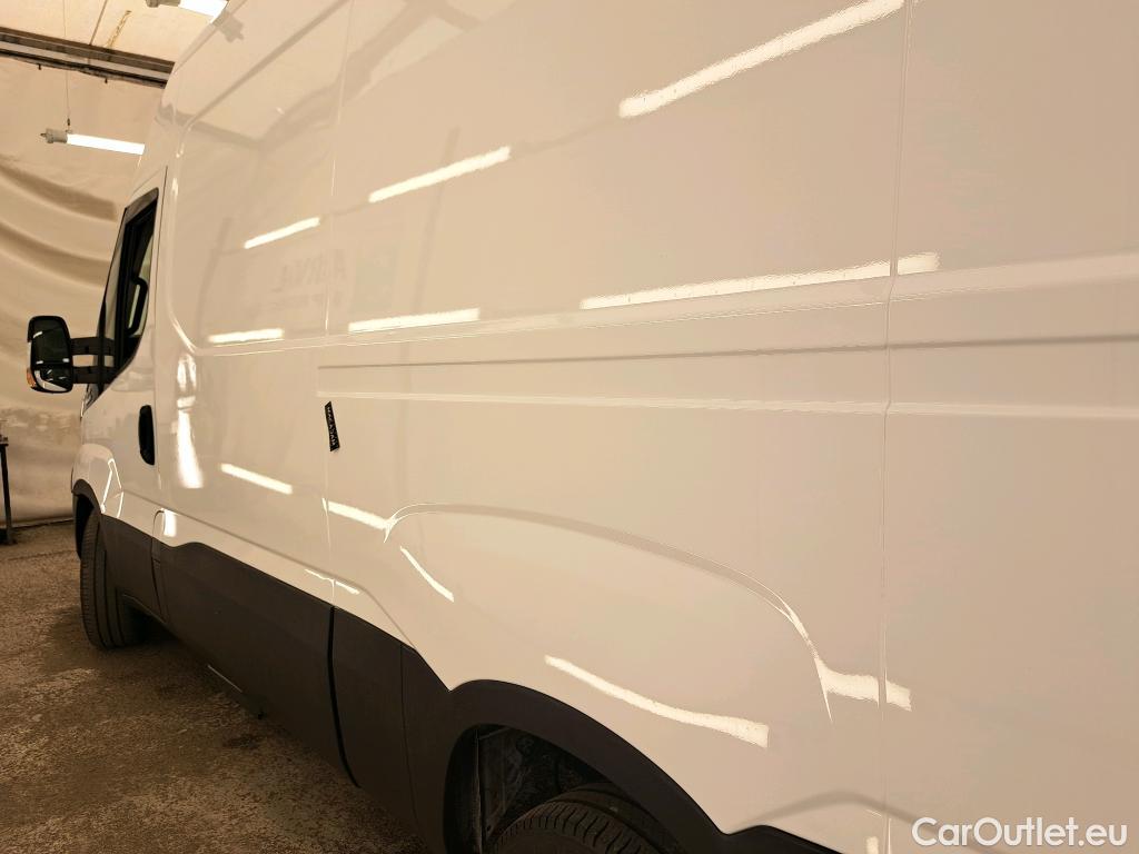  Iveco  Daily IVECO  VU 4p Fourgon 35S14NA8 V11 H2 3520 B POWER #4