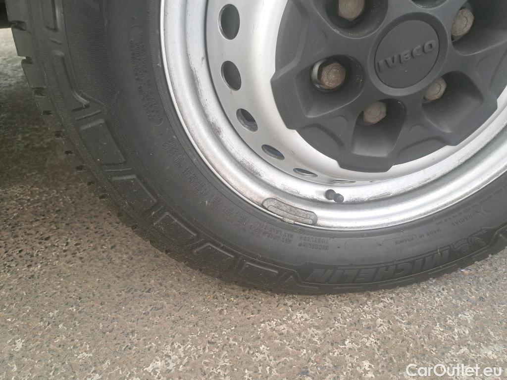  Iveco  Daily IVECO  VU 4p Fourgon 35S14NA8 V11 H2 3520 B POWER #35