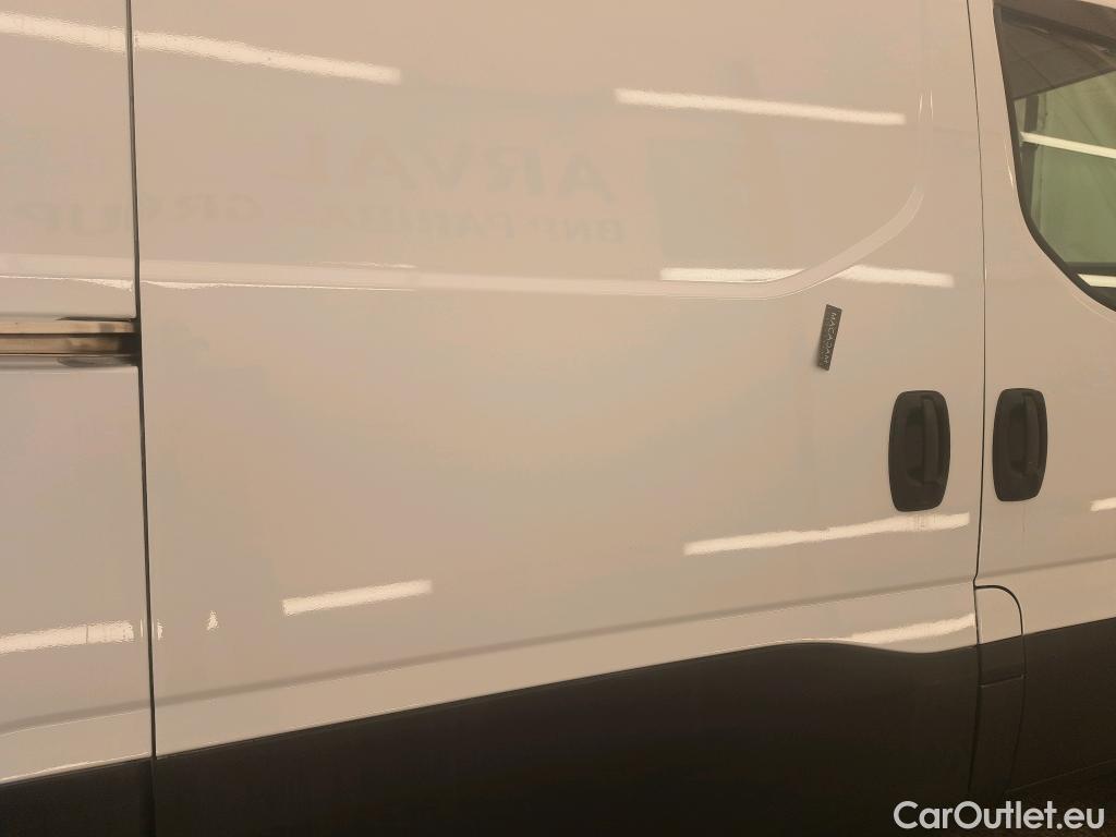  Iveco  Daily IVECO  VU 4p Fourgon 35S14NA8 V11 H2 3520 B POWER #10