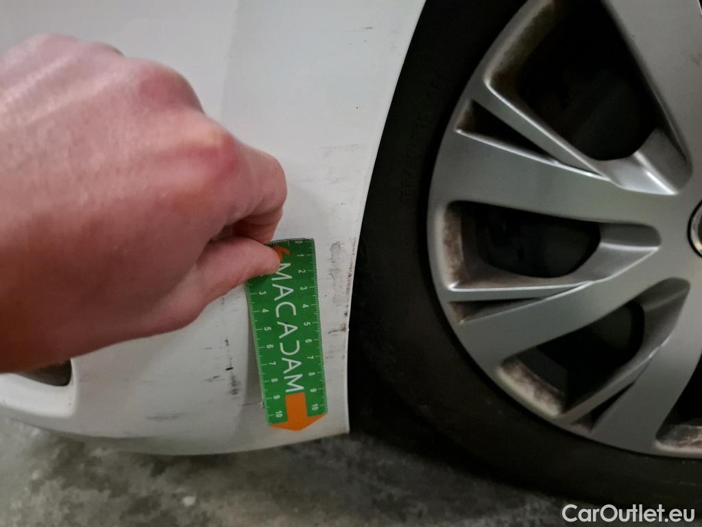  Peugeot  208  Affaire Premium 1.5 HDi 100CV BVM5 E6dT #42