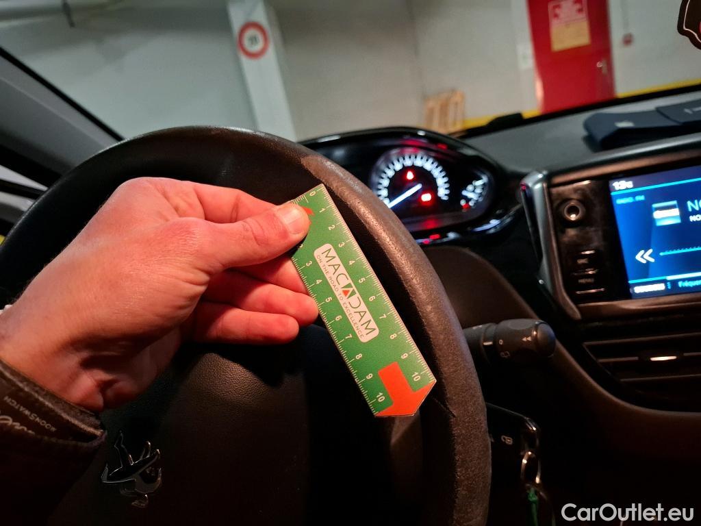  Peugeot  208  Affaire Premium 1.5 HDi 100CV BVM5 E6dT #30