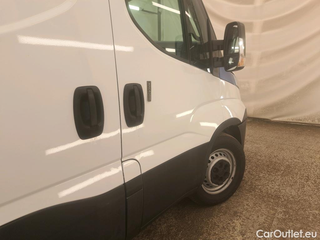  Iveco  Daily IVECO  VU 4p Fourgon 35S14NA8 V11 H2 3520 B POWER #14