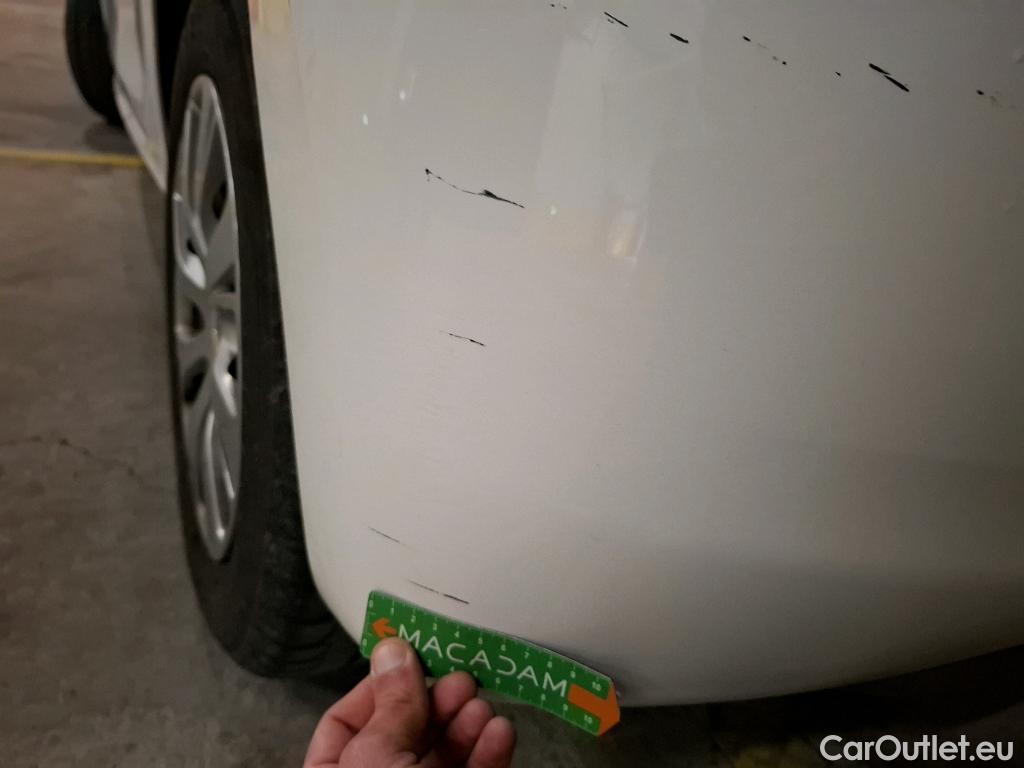  Peugeot  208  Affaire Premium 1.5 HDi 100CV BVM5 E6dT #25