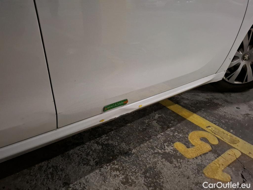  Peugeot  208  Affaire Premium 1.5 HDi 100CV BVM5 E6dT #12