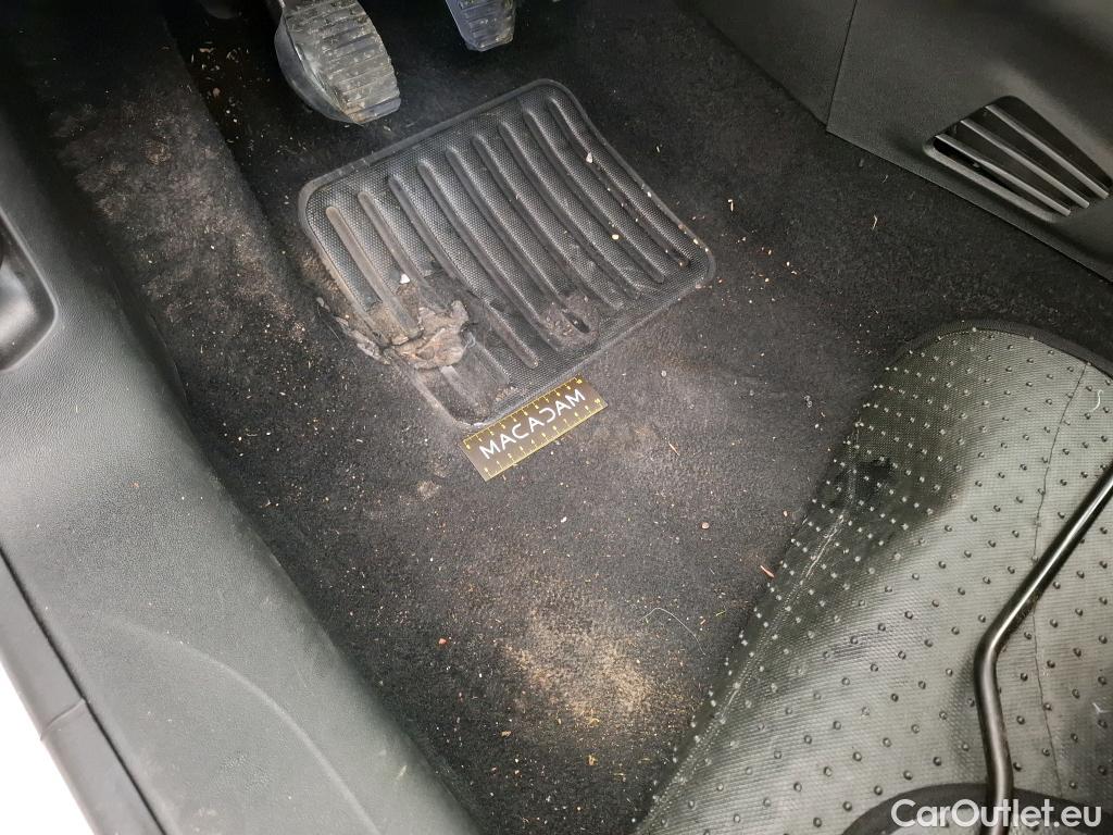  Peugeot  208  Affaire Premium 1.5 HDi 100CV BVM5 E6dT #1