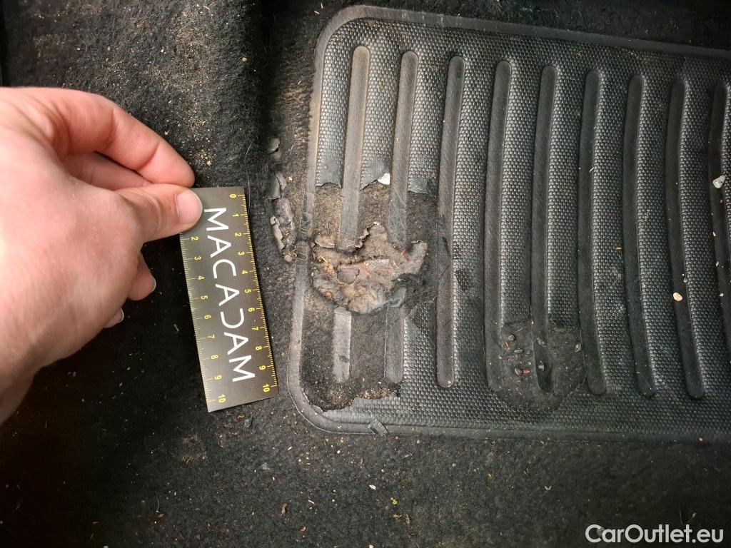  Peugeot  208  Affaire Premium 1.5 HDi 100CV BVM5 E6dT #2