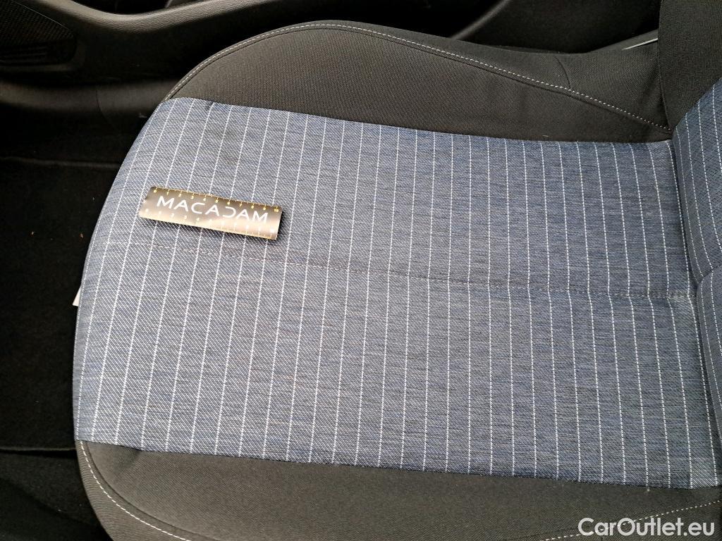  Peugeot  208  Premium 1.2 PureTech 75CV BVM5 E6d #1