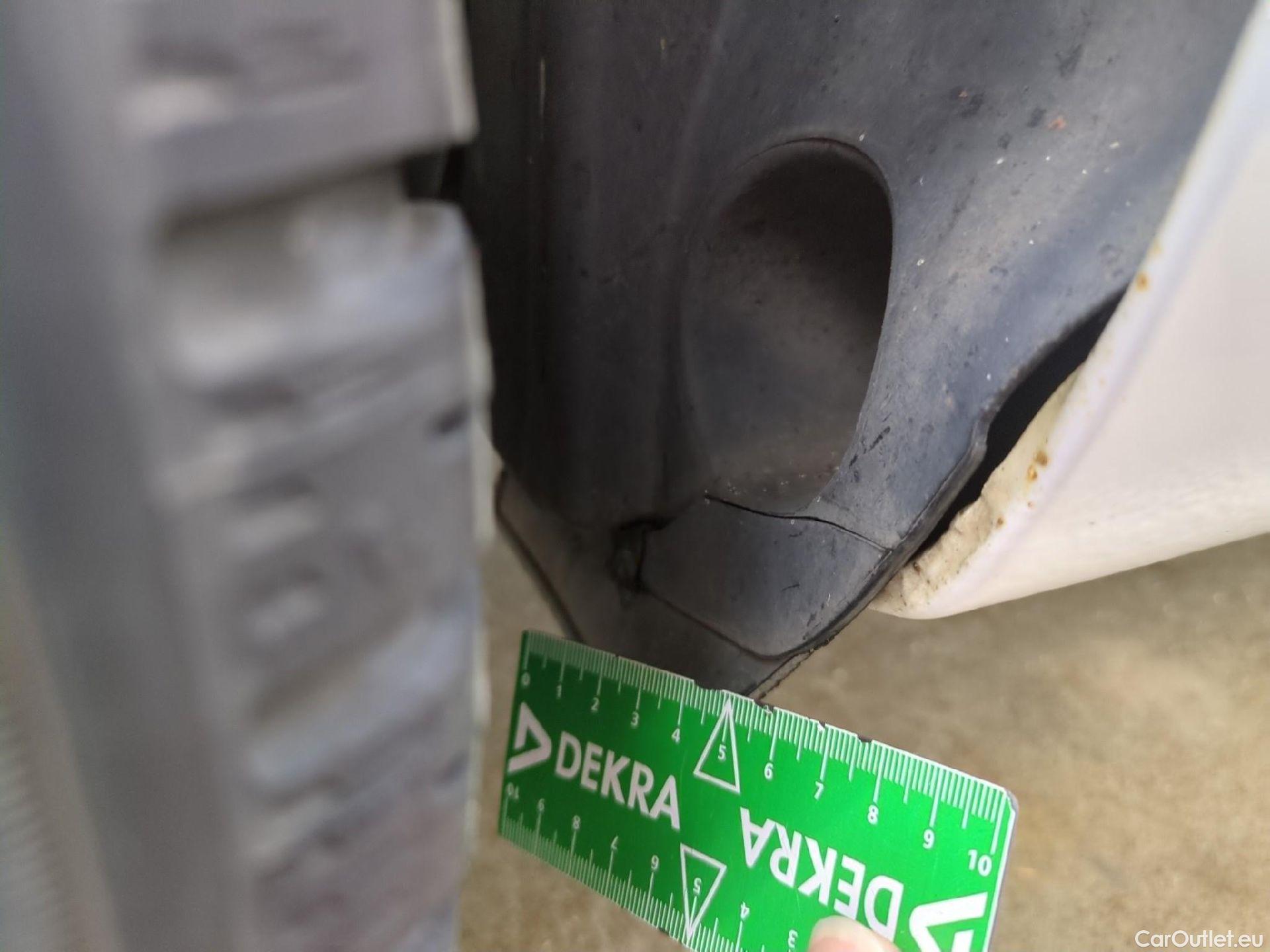  Renault  Clio  IV Air MediaNav 1.5 dCi 90CV BVM5 E6 #10