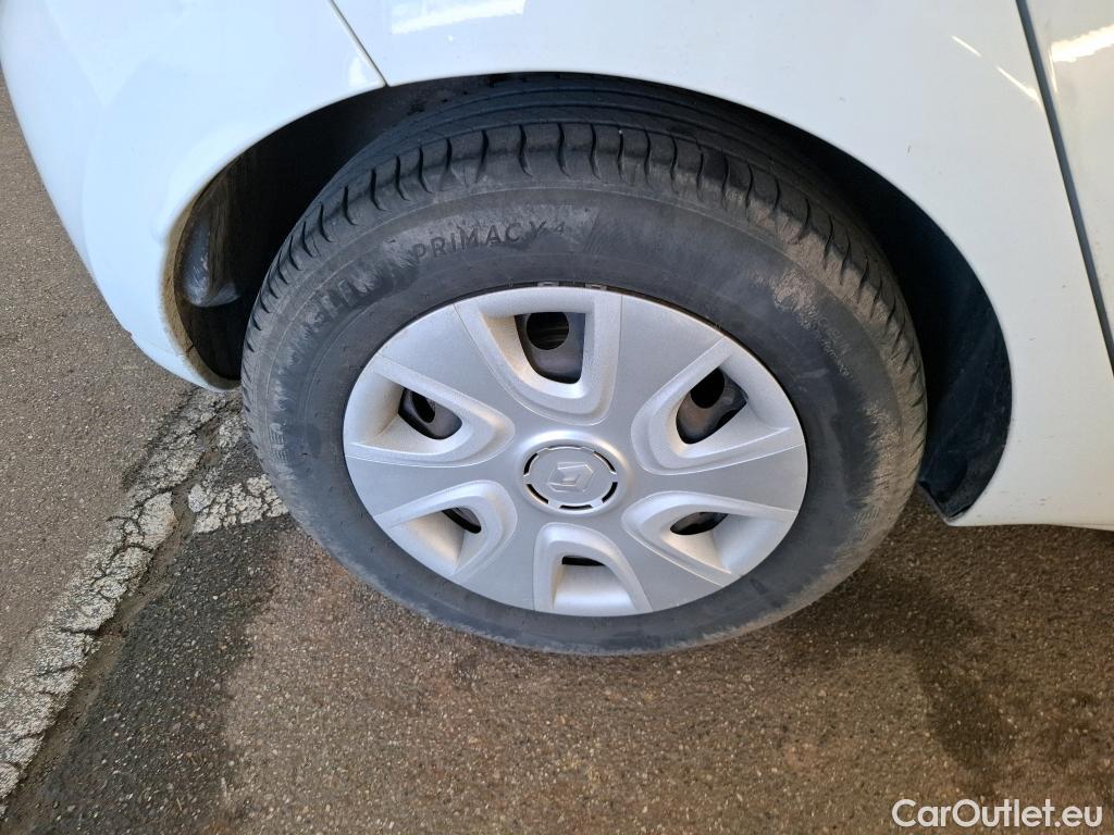  Renault  Clio  IV Air 1.5 dCi 90CV BVM5 E6 #13