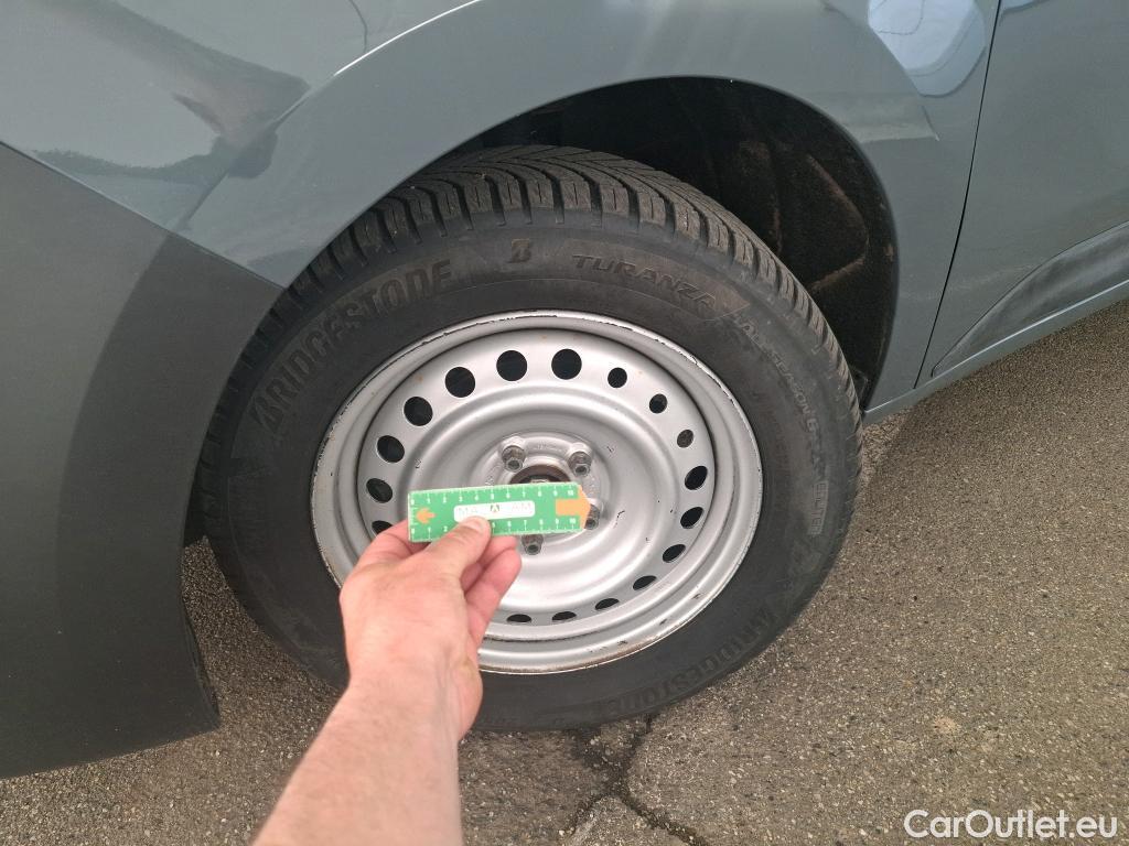  Renault  Kangoo RENAULT  / 2021 / 4P / Fourgonnette Extra - Blue dCi95 Sésame Ouvre Toi #9