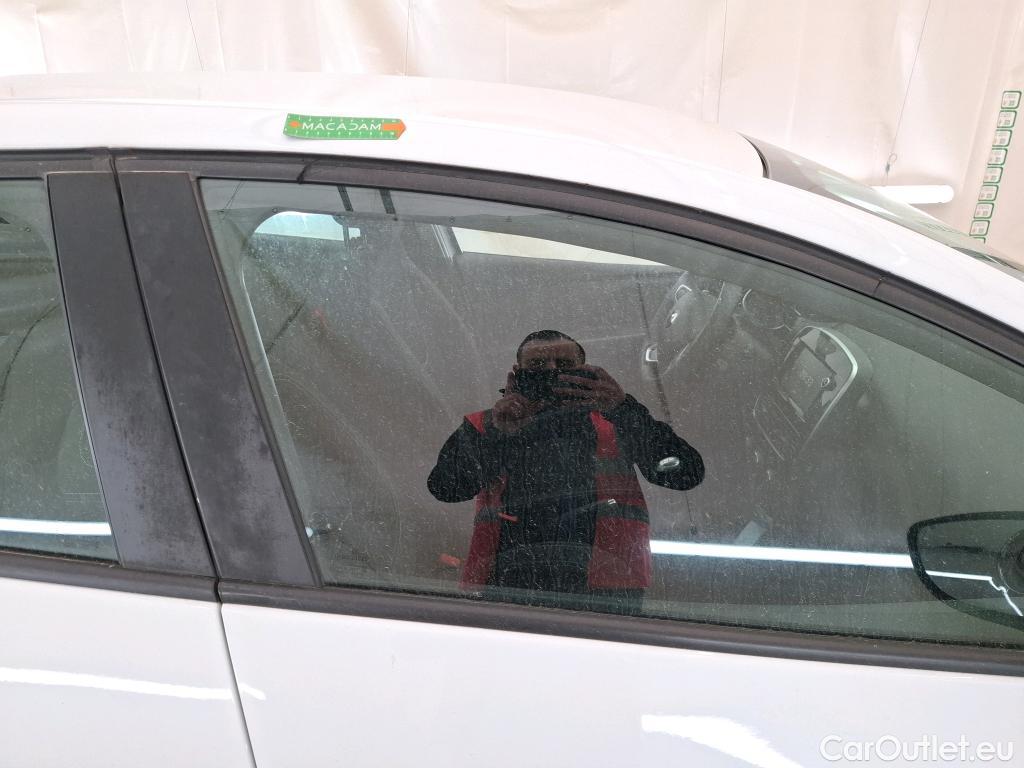  Renault  Clio  IV Air MediaNav 1.5 dCi 75CV BVM5 E6 #22