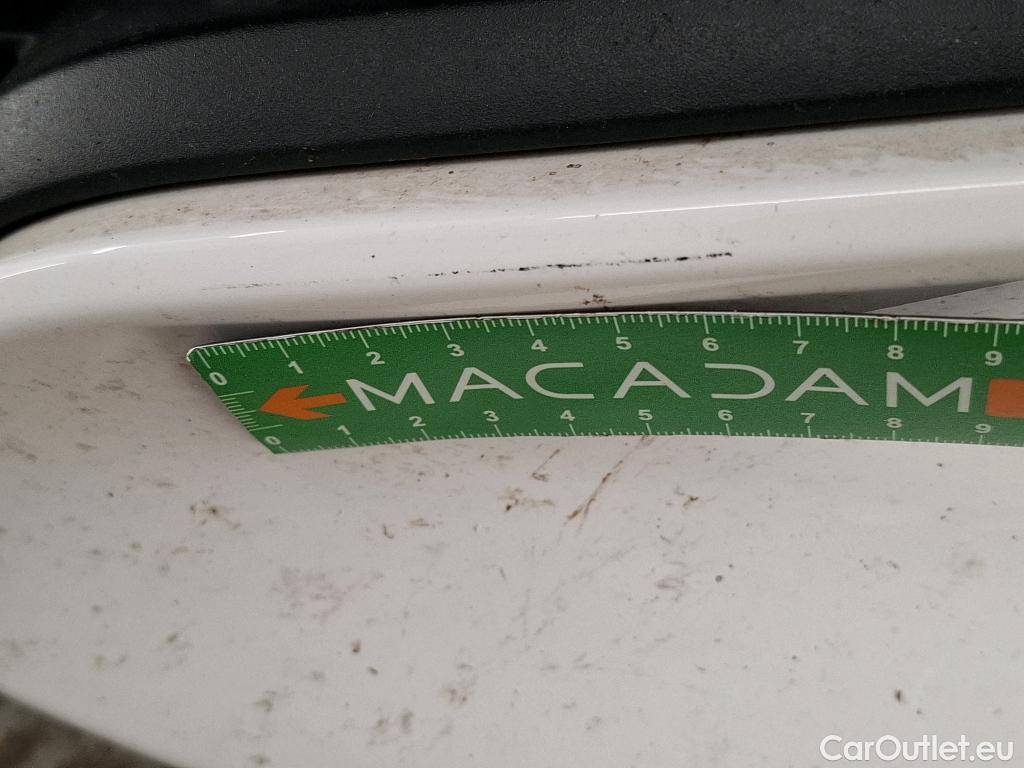  Toyota  Yaris TOYOTA  Hybride Affaires / 2019 / 5P / Berline / VU 1.5 Hybride 116h Dynamic Business Affair #8