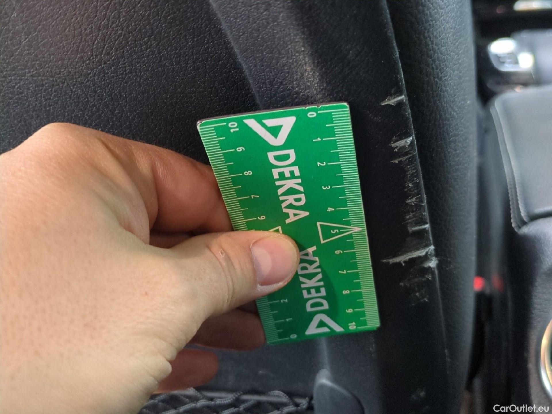  Mercedes  CLA-Klasse MERCEDES-BENZ CLA Coupe 4p Coupé CLA 180 d Business Line BA7 #1