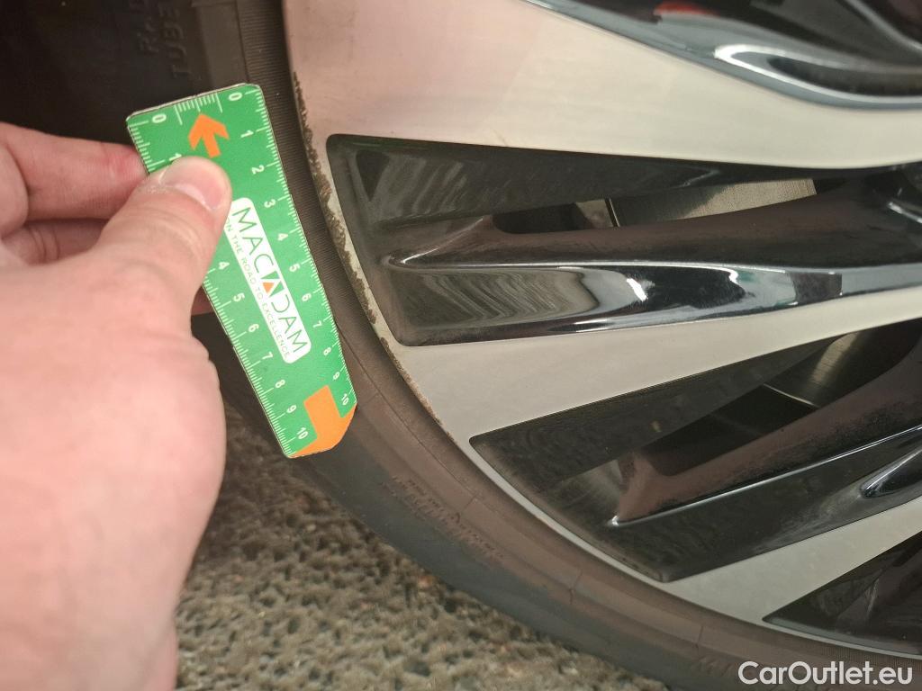  Mercedes  A-Klasse MERCEDES-BENZ Classe A Compact / 2018 / 5P / Berline A 250 e Business Line 8G-DCT #10