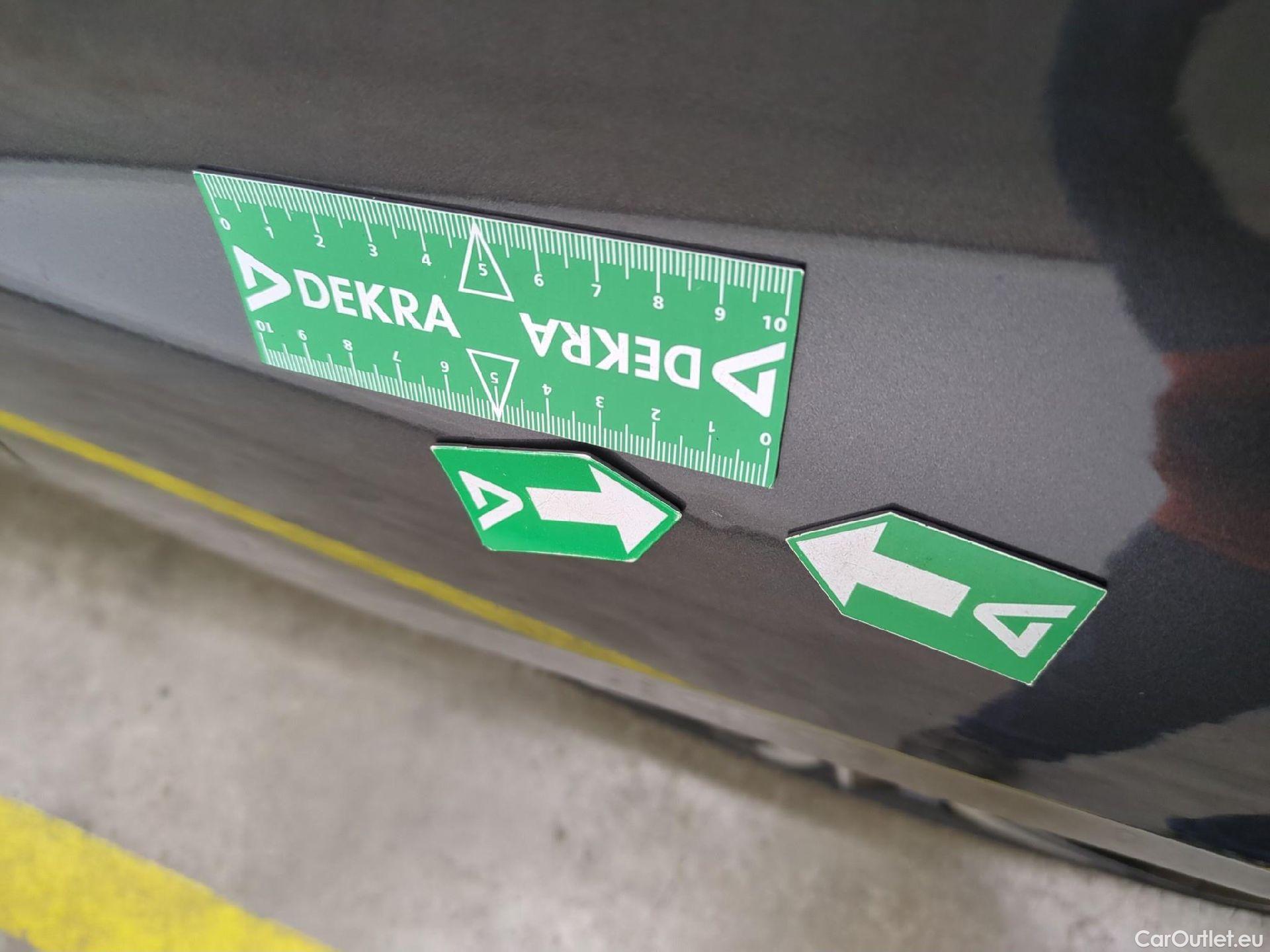  Peugeot  308  SW Allure 1.5 HDi 130CV BVA8 E6d #40