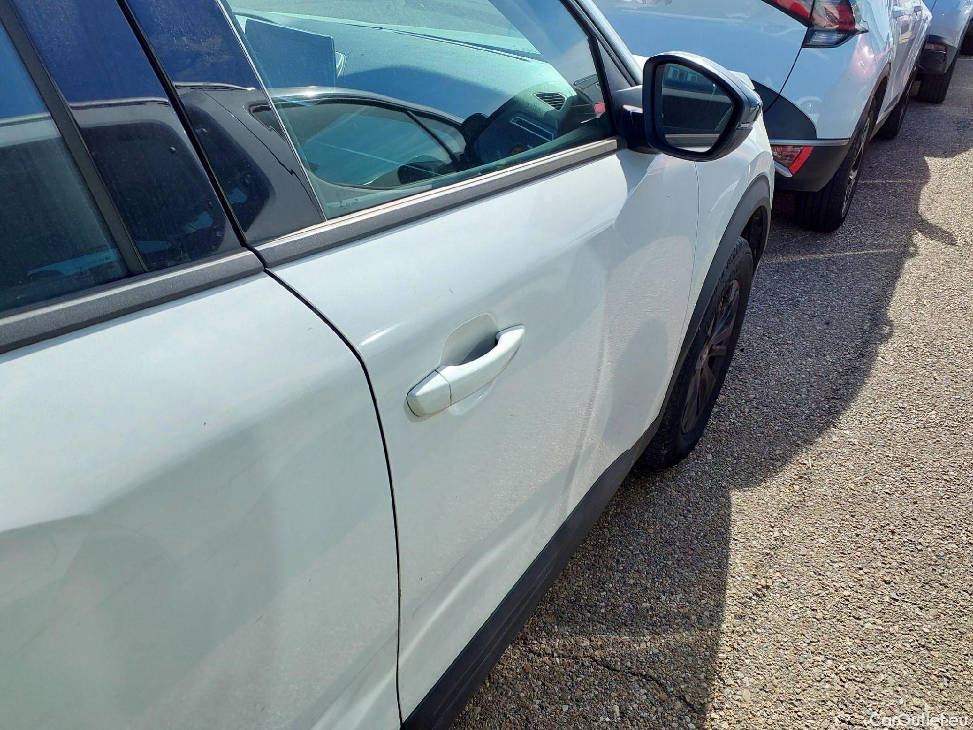  Peugeot  2008 PEUGEOT  / 2019 / 5P / todoterreno Active Pack BlueHDI 81kW (110CV) #15