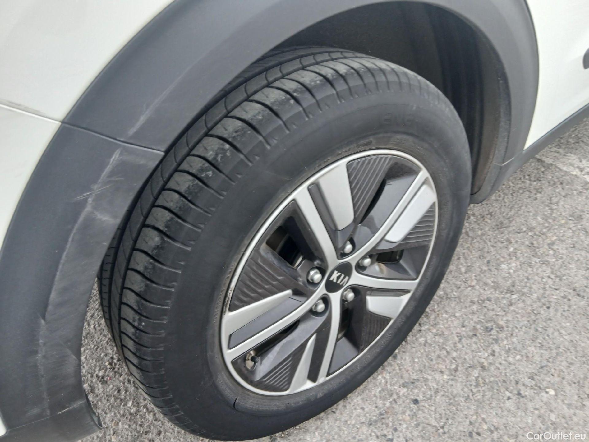  KIA  Niro KIA  / 2019 / 5P / crossover 1.6 GDi HEV 104kW (141CV) Drive #21