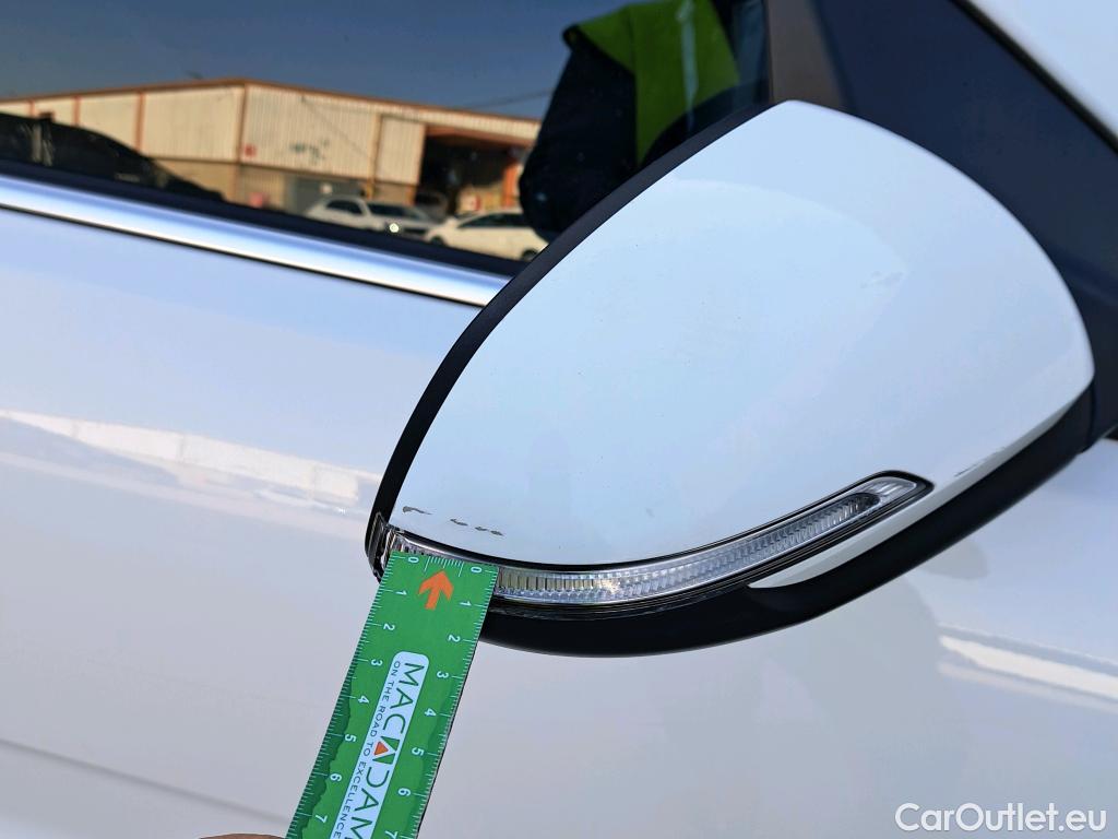  KIA  STONIC KIA  / 2017 / 5P / todoterreno 1.0 T-GDi 88kW (120CV) MHEV iMT Drive #47