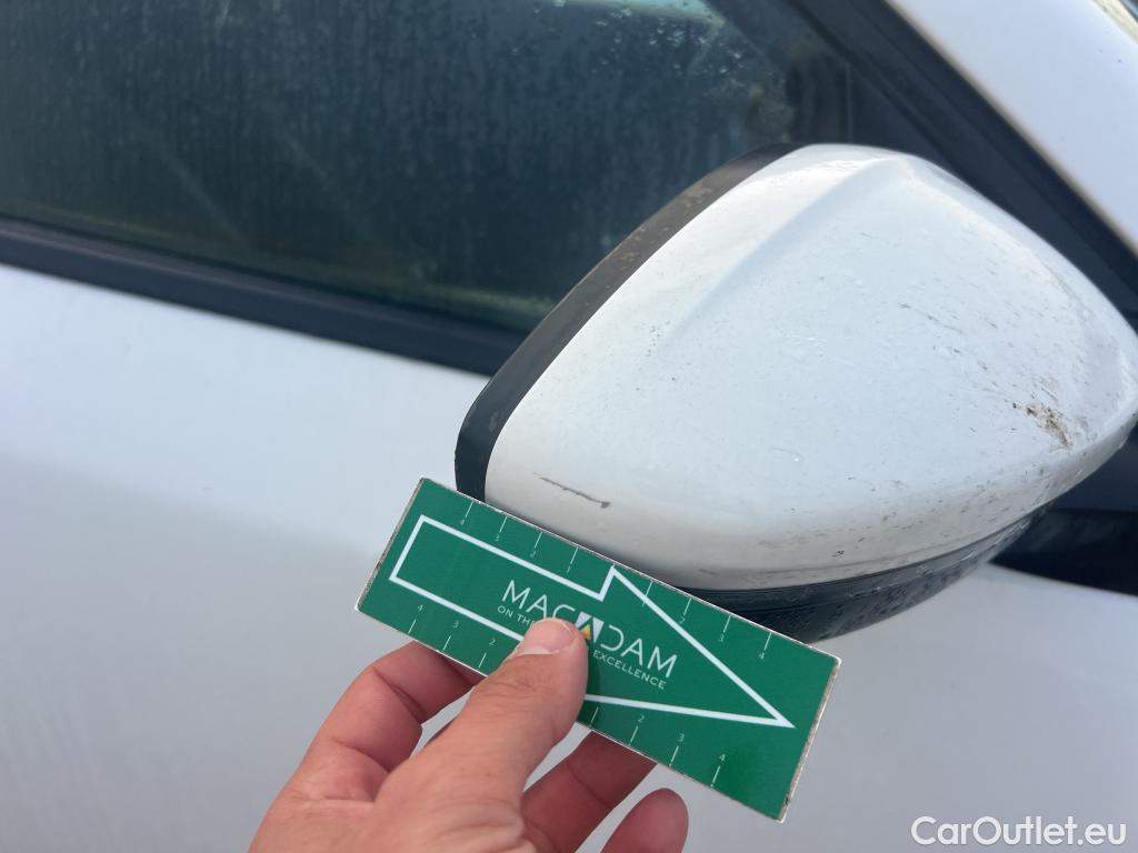  Peugeot  2008 PEUGEOT  / 2019 / 5P / todoterreno Allure Pack BlueHDI 81kW (110CV) (AC) #18