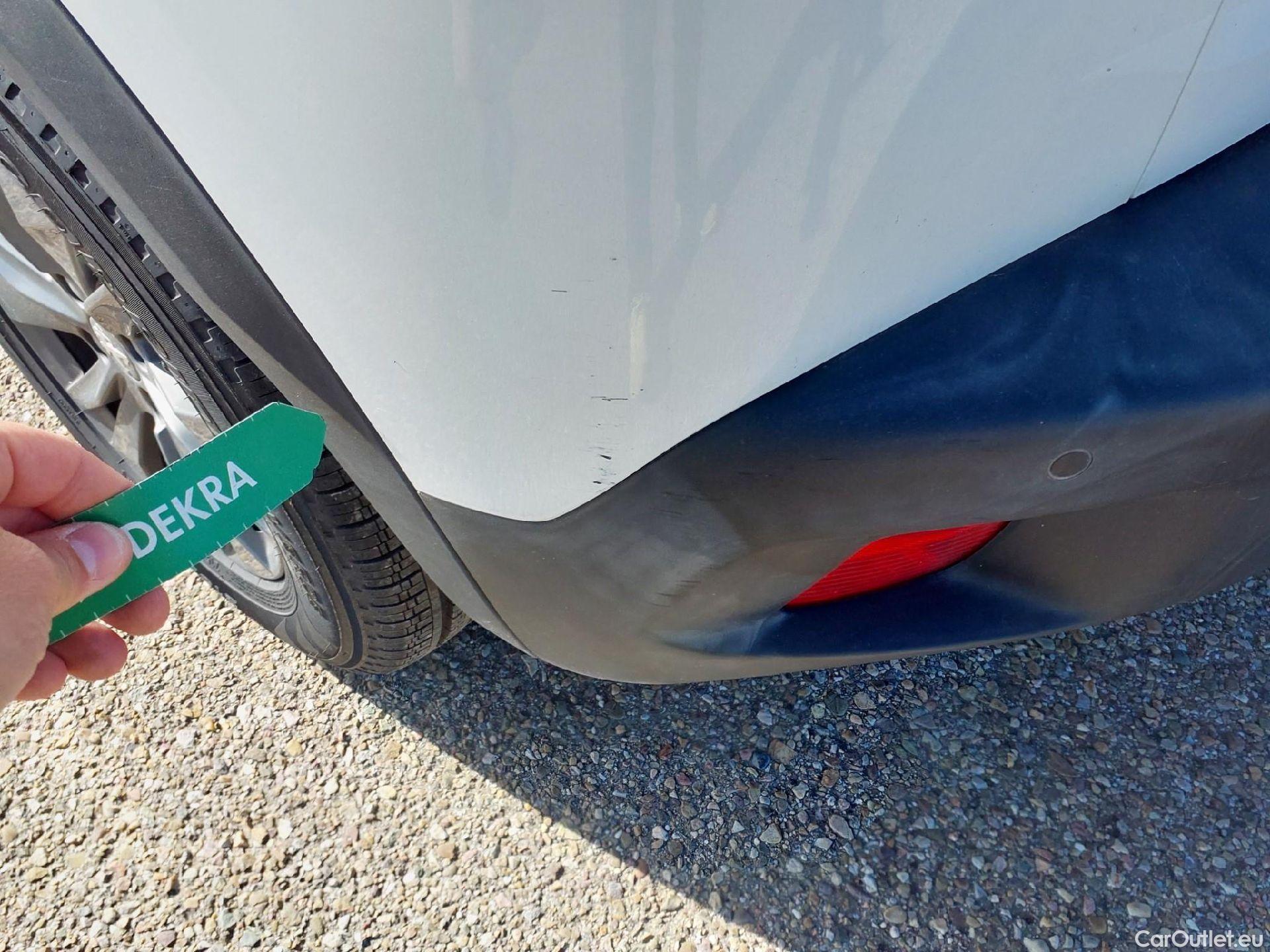  Peugeot  2008 PEUGEOT  / 2019 / 5P / todoterreno Active Pack BlueHDI 81kW (110CV) #7