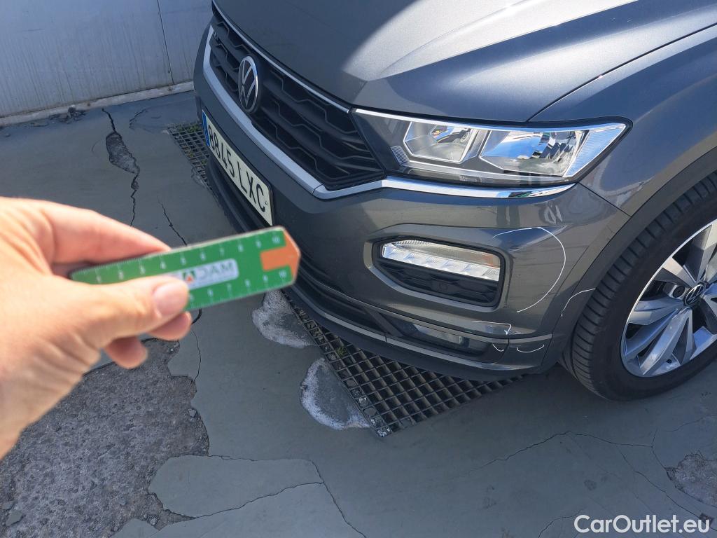  Volkswagen  T-ROC VOLKSWAGEN  / 2017 / 5P / todoterreno Advance R-Line 1.5 TSI 110kW (150CV) DSG #23