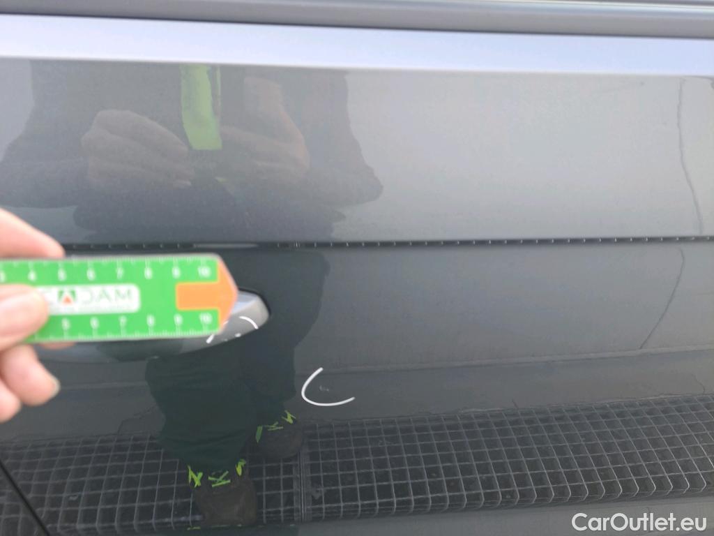  Volkswagen  T-ROC VOLKSWAGEN  / 2017 / 5P / todoterreno Advance R-Line 1.5 TSI 110kW (150CV) DSG #31