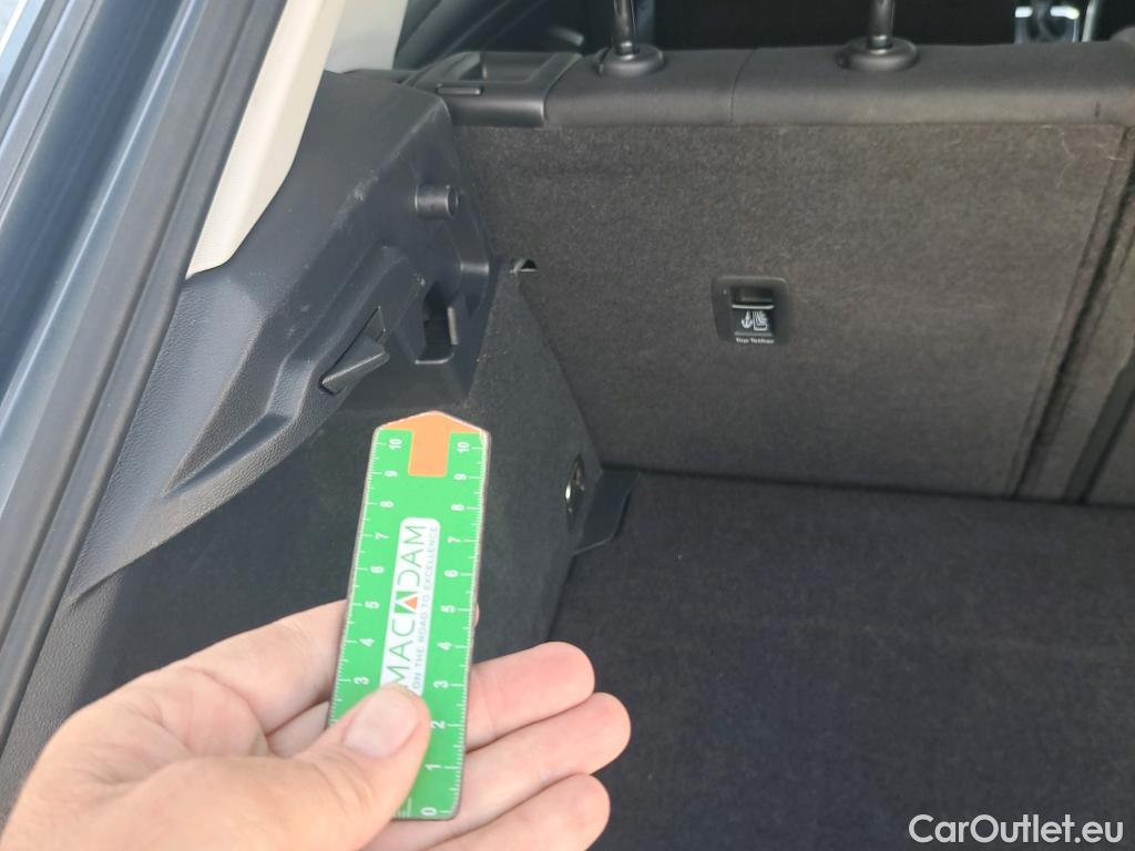  Volkswagen  T-ROC VOLKSWAGEN  / 2017 / 5P / todoterreno Advance R-Line 1.5 TSI 110kW (150CV) DSG #1