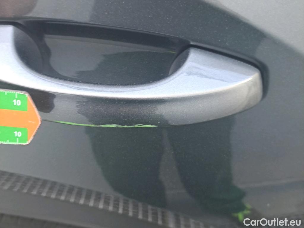  Volkswagen  T-ROC VOLKSWAGEN  / 2017 / 5P / todoterreno Advance R-Line 1.5 TSI 110kW (150CV) DSG #30