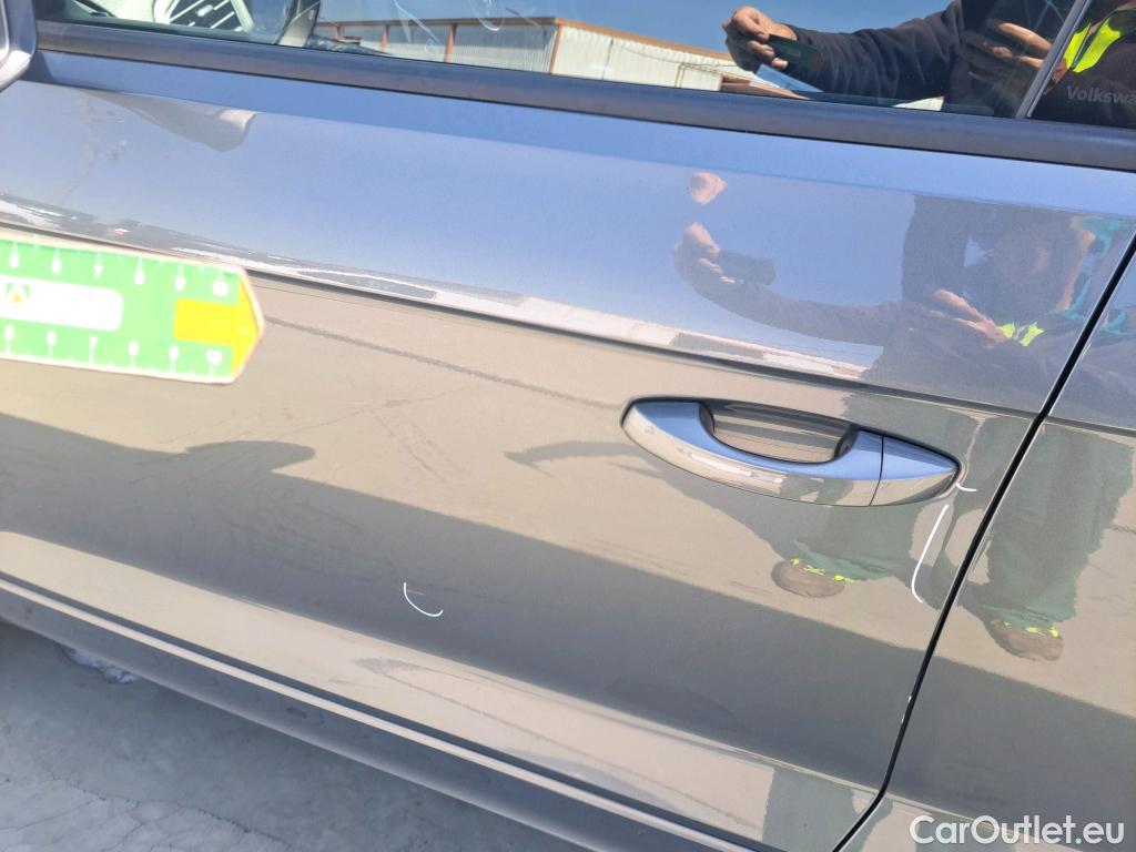  Volkswagen  T-ROC VOLKSWAGEN  / 2017 / 5P / todoterreno Advance R-Line 1.5 TSI 110kW (150CV) DSG #3