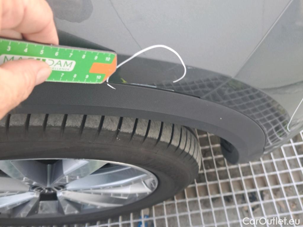  Volkswagen  T-ROC VOLKSWAGEN  / 2017 / 5P / todoterreno Advance R-Line 1.5 TSI 110kW (150CV) DSG #13