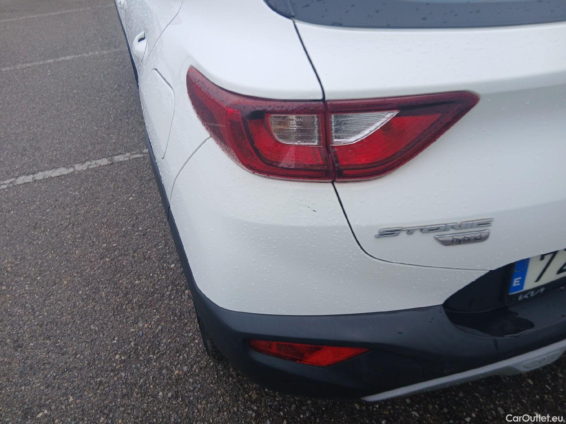  KIA  STONIC KIA  / 2017 / 5P / todoterreno 1.0 T-GDi 74kW (100CV) MHEV iMT Drive #5