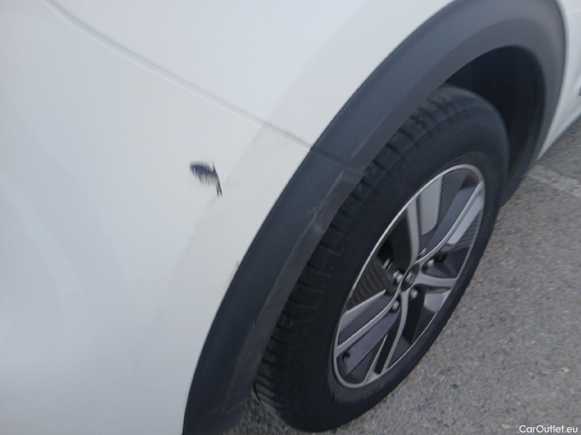  KIA  Niro KIA  / 2019 / 5P / crossover 1.6 GDi HEV 104kW (141CV) Drive #20