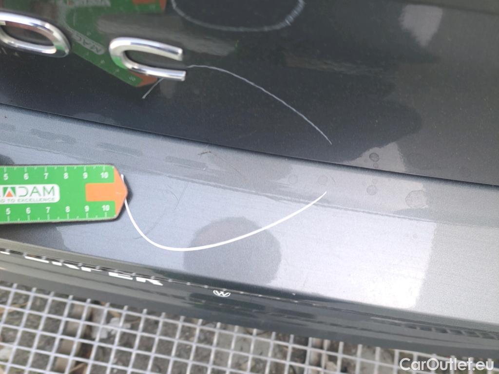  Volkswagen  T-ROC VOLKSWAGEN  / 2017 / 5P / todoterreno Advance R-Line 1.5 TSI 110kW (150CV) DSG #19