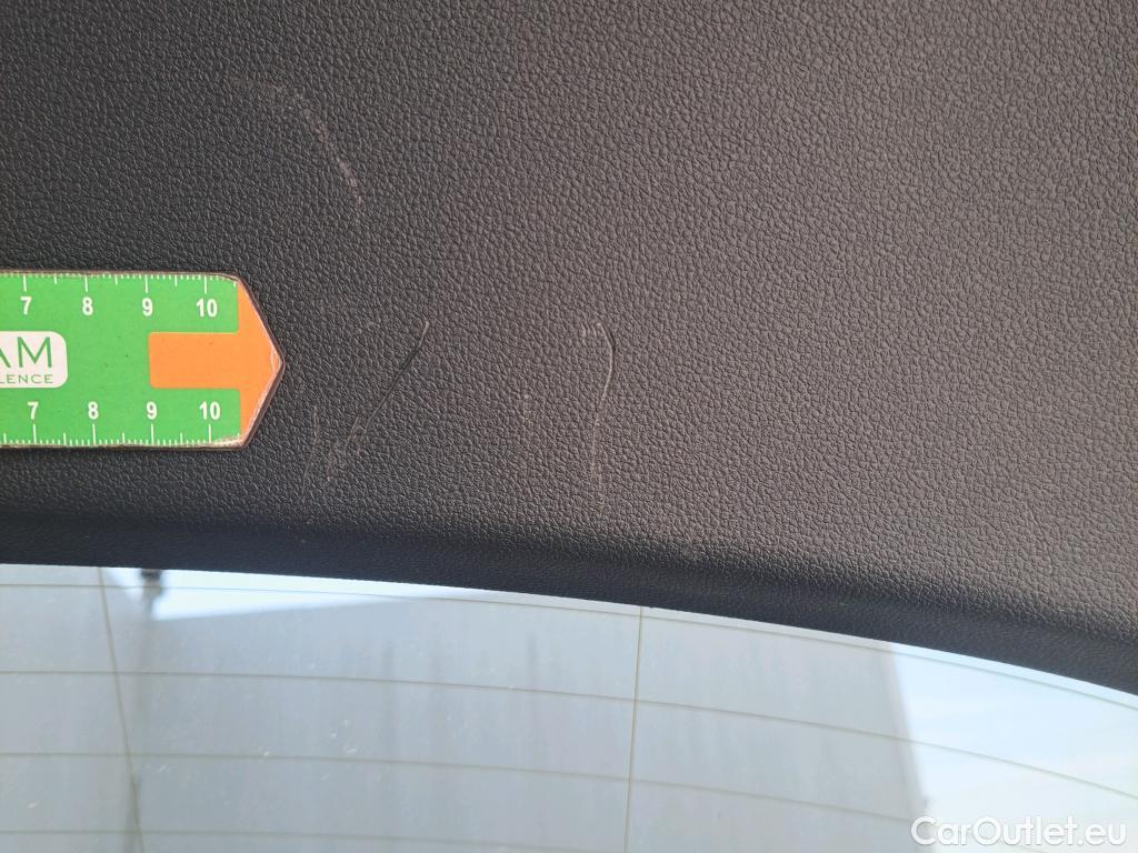  Volkswagen  T-ROC VOLKSWAGEN  / 2017 / 5P / todoterreno Advance R-Line 1.5 TSI 110kW (150CV) DSG #8