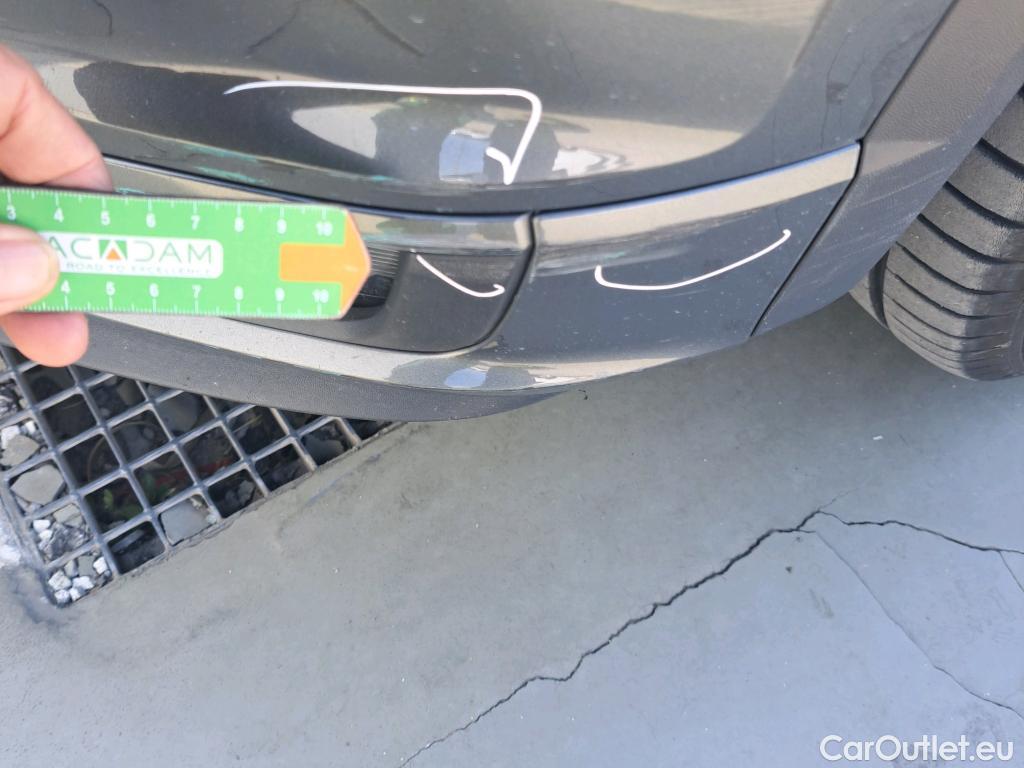  Volkswagen  T-ROC VOLKSWAGEN  / 2017 / 5P / todoterreno Advance R-Line 1.5 TSI 110kW (150CV) DSG #24