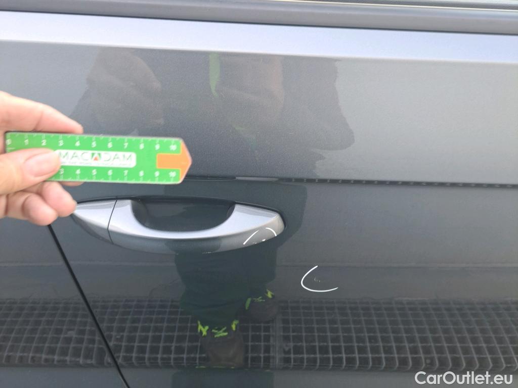  Volkswagen  T-ROC VOLKSWAGEN  / 2017 / 5P / todoterreno Advance R-Line 1.5 TSI 110kW (150CV) DSG #27