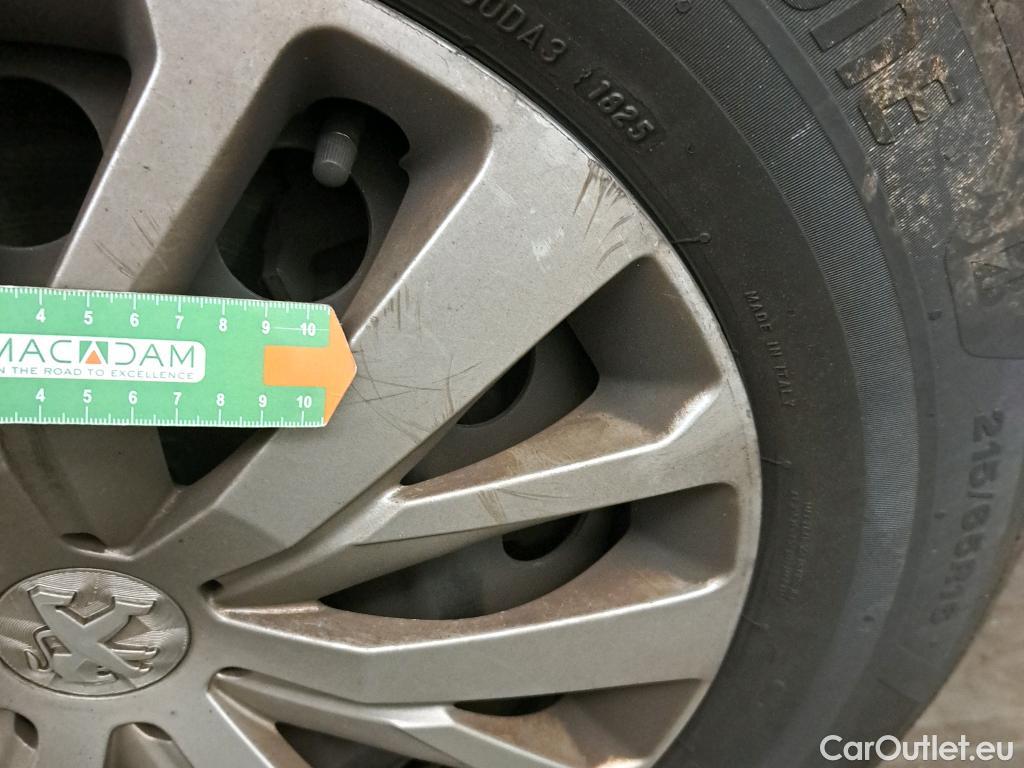  Peugeot  RIFTER PEUGEOT  / 2018 / 5P / monovolumen compacto Active Pack Standard BlueHDi 73kW #45